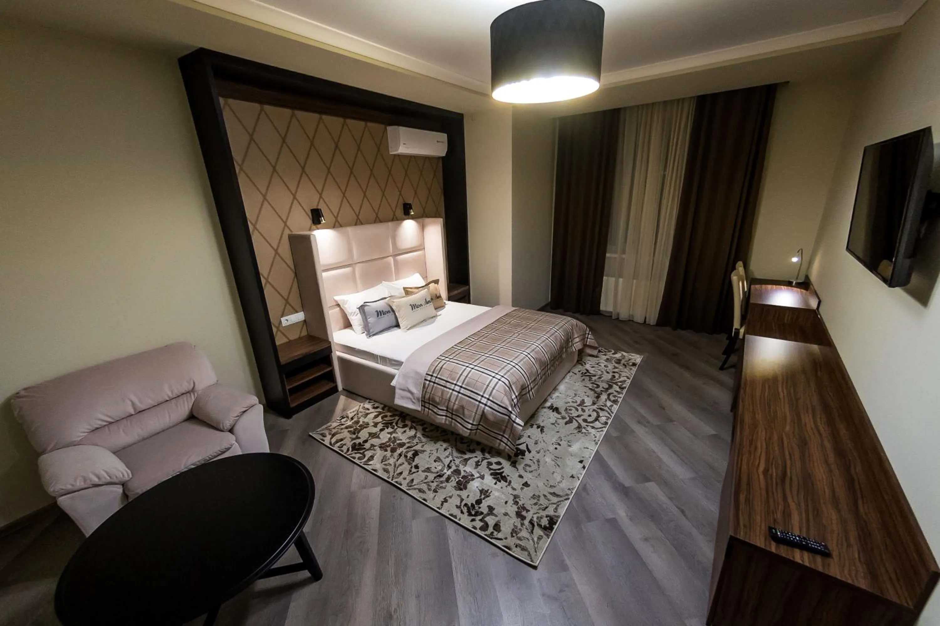 Bedroom, Bed in Mon Ami Villa