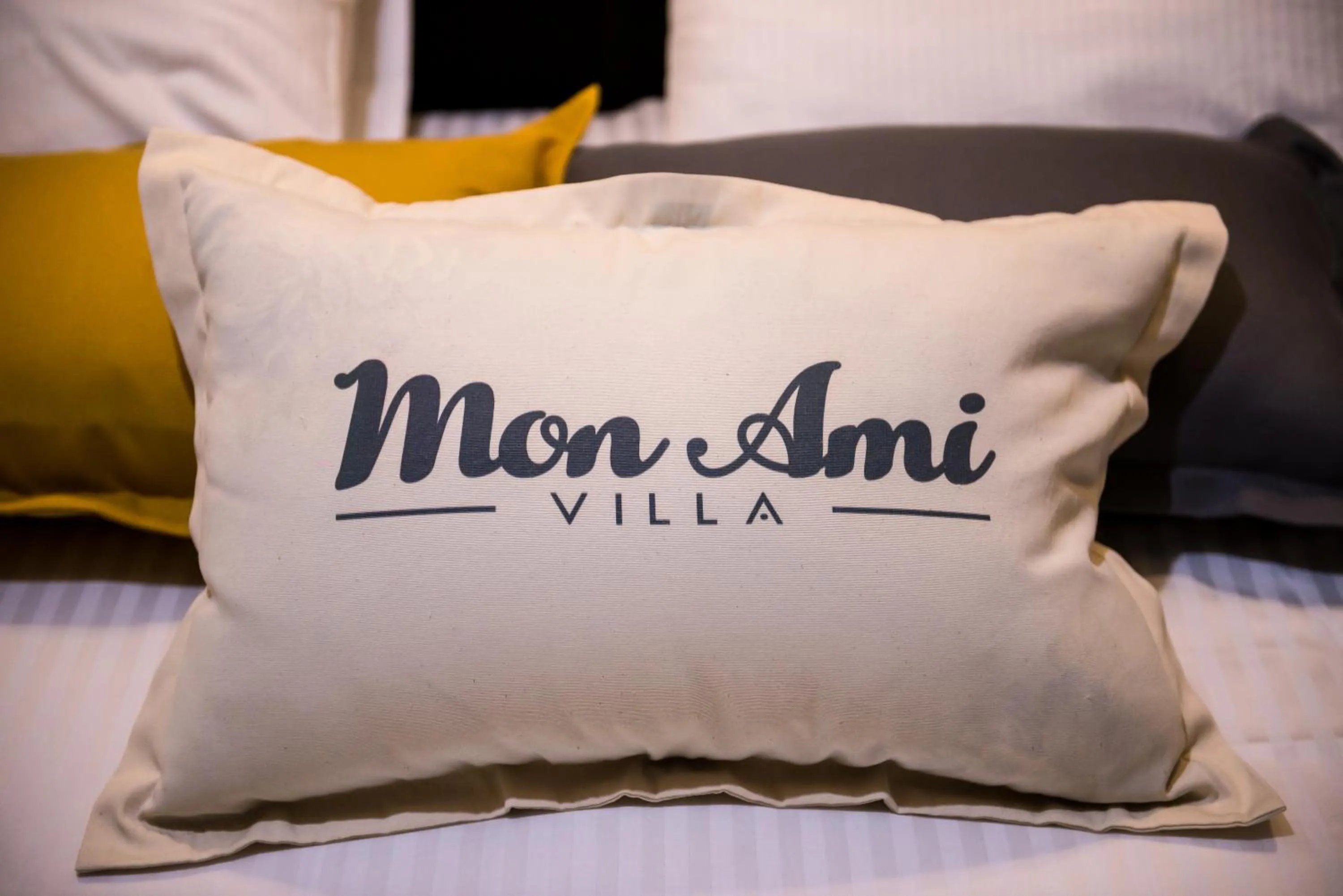 Bed in Mon Ami Villa