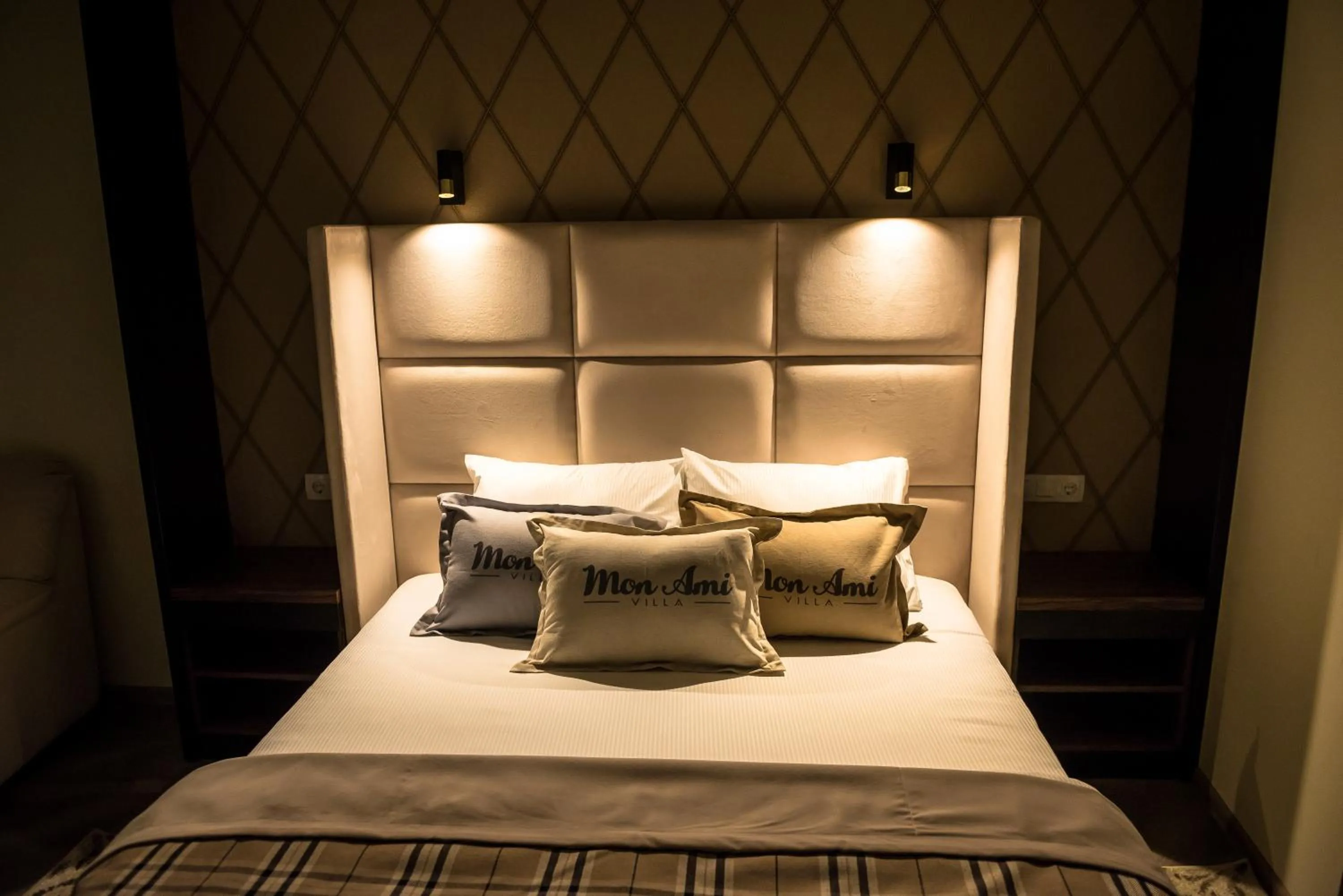 Bed in Mon Ami Villa