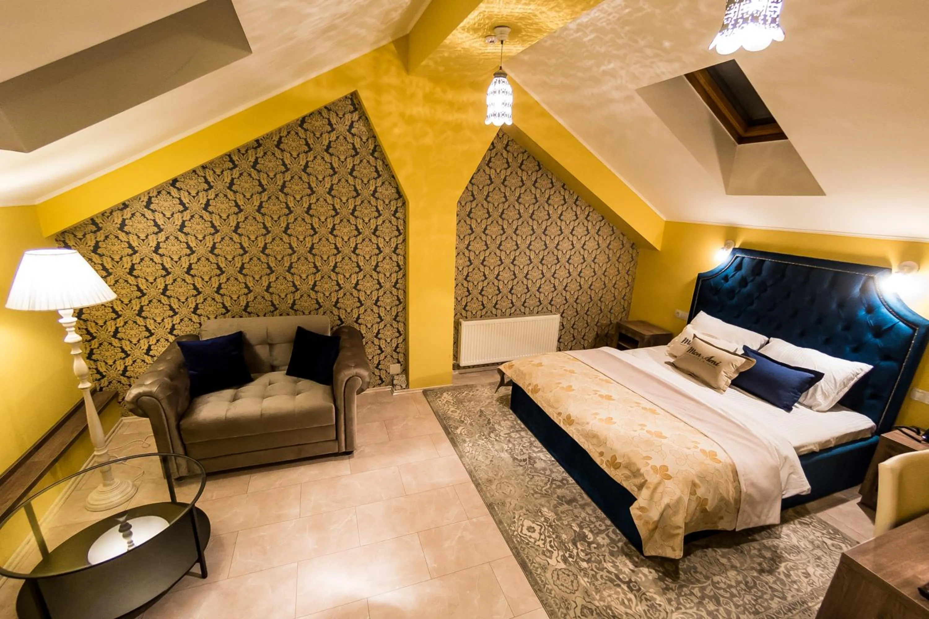 Photo of the whole room, Bed in Mon Ami Villa