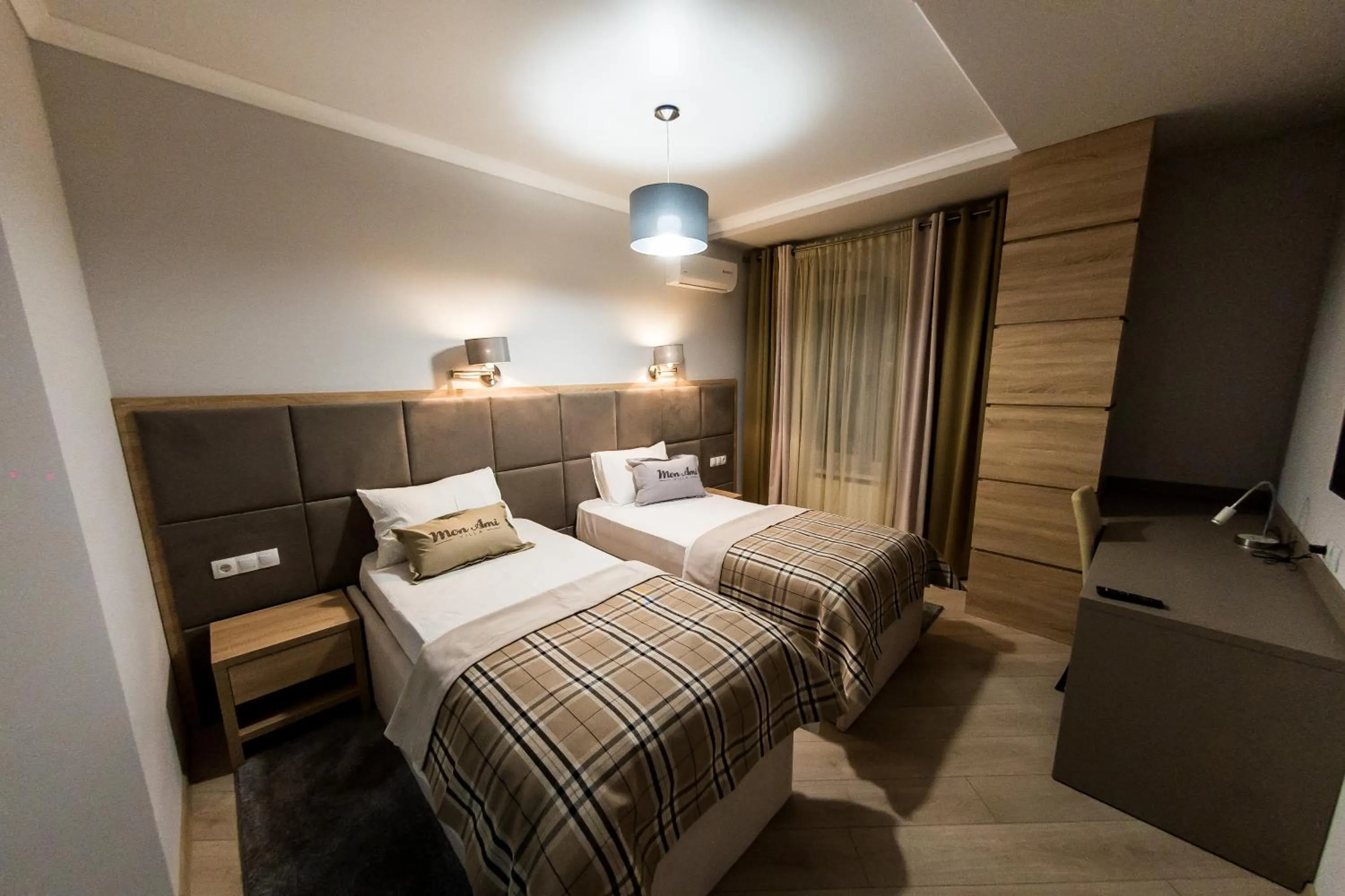 Bed in Mon Ami Villa