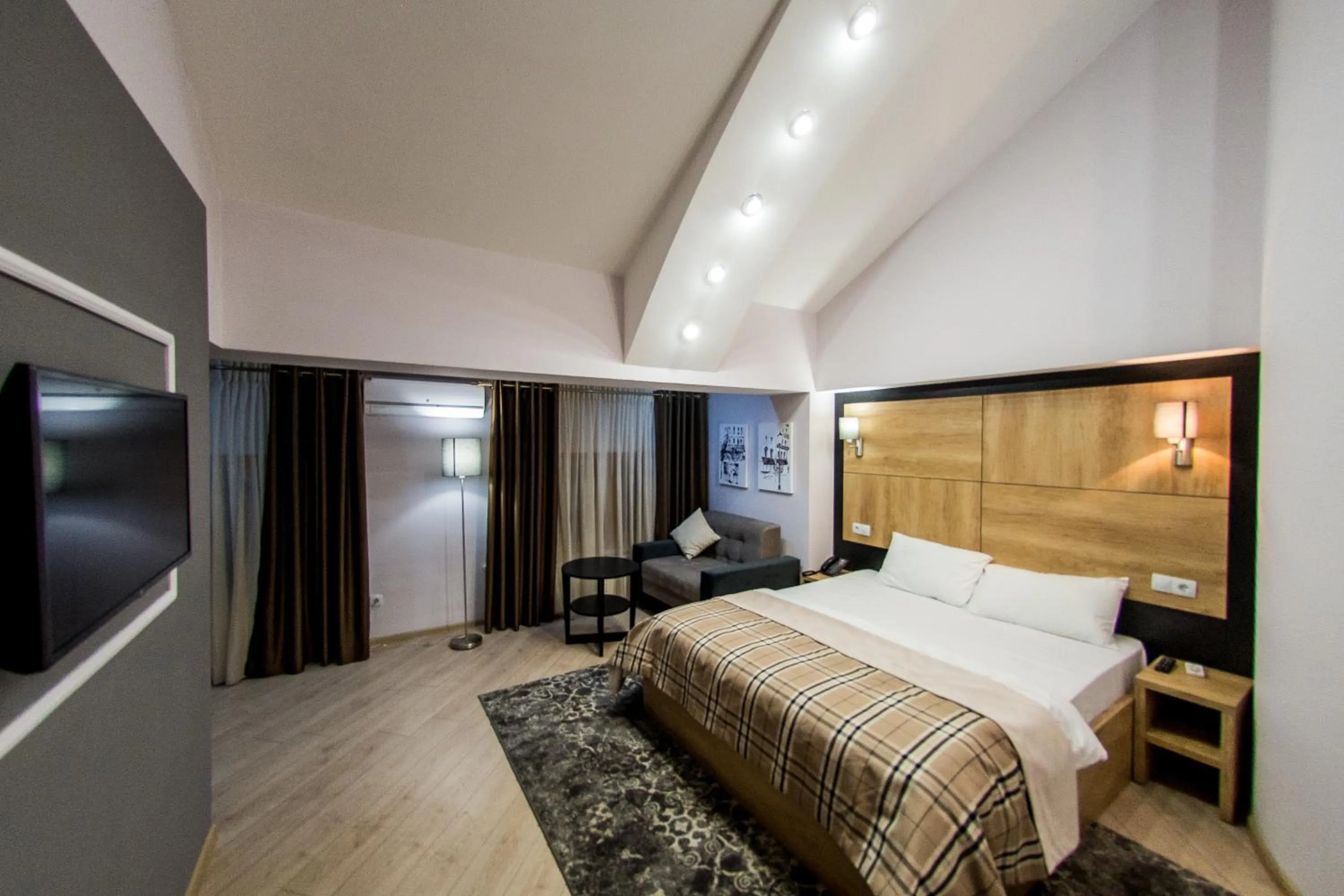 Bedroom, Bed in Mon Ami Villa