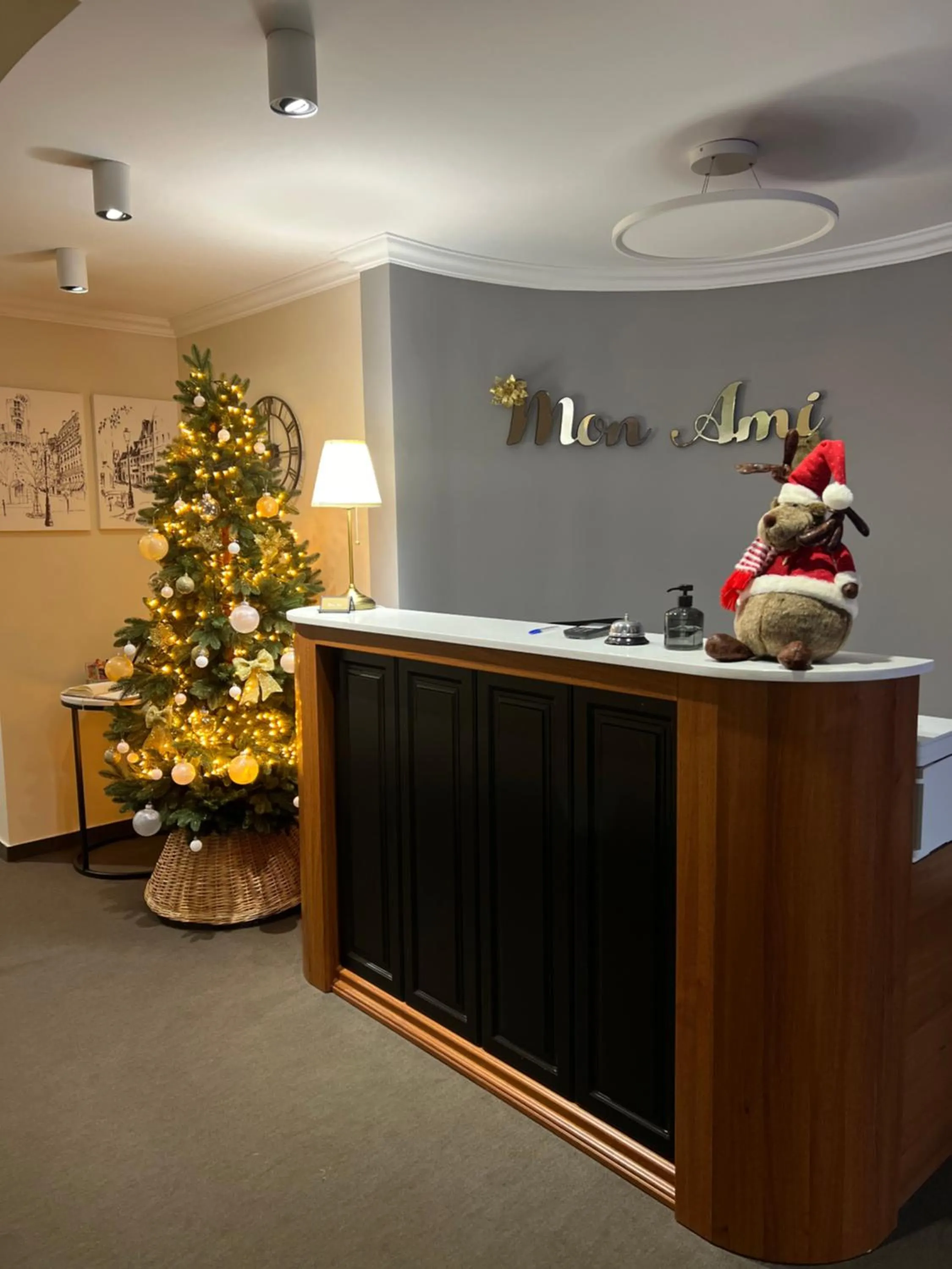 Lobby or reception in Mon Ami Villa