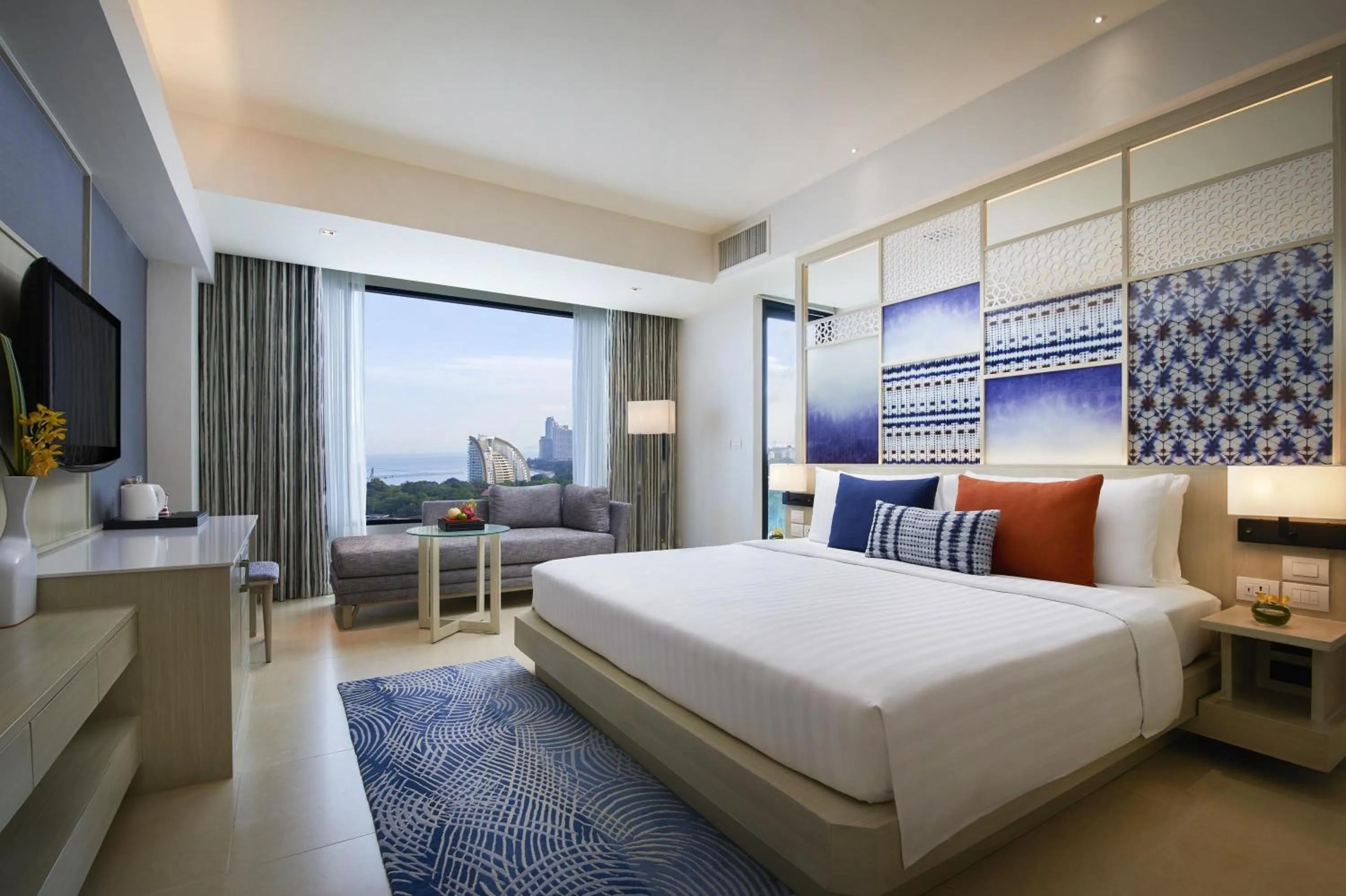 Photo of the whole room, Bed in Amari Pattaya