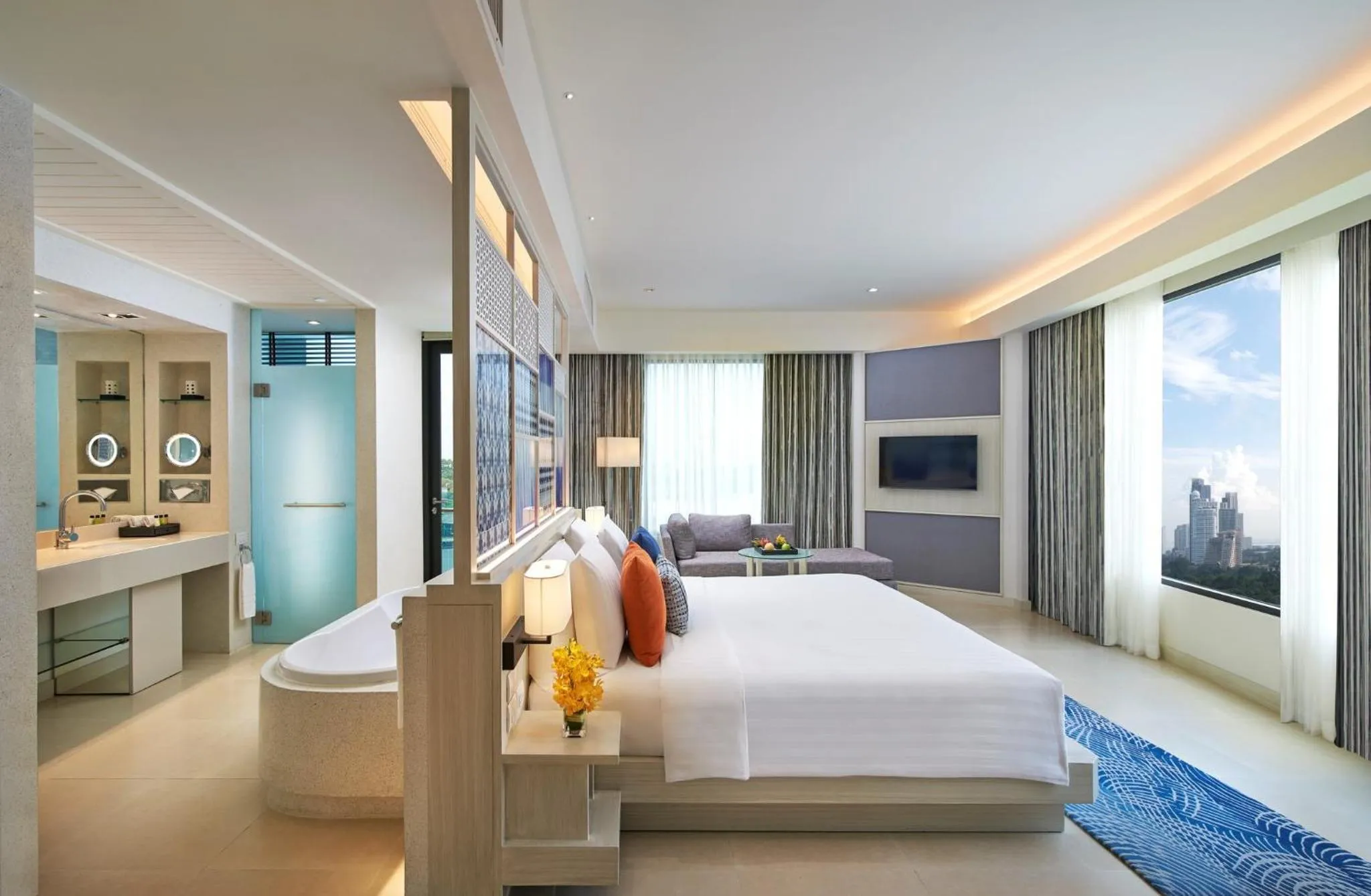 Photo of the whole room, Bed in Amari Pattaya
