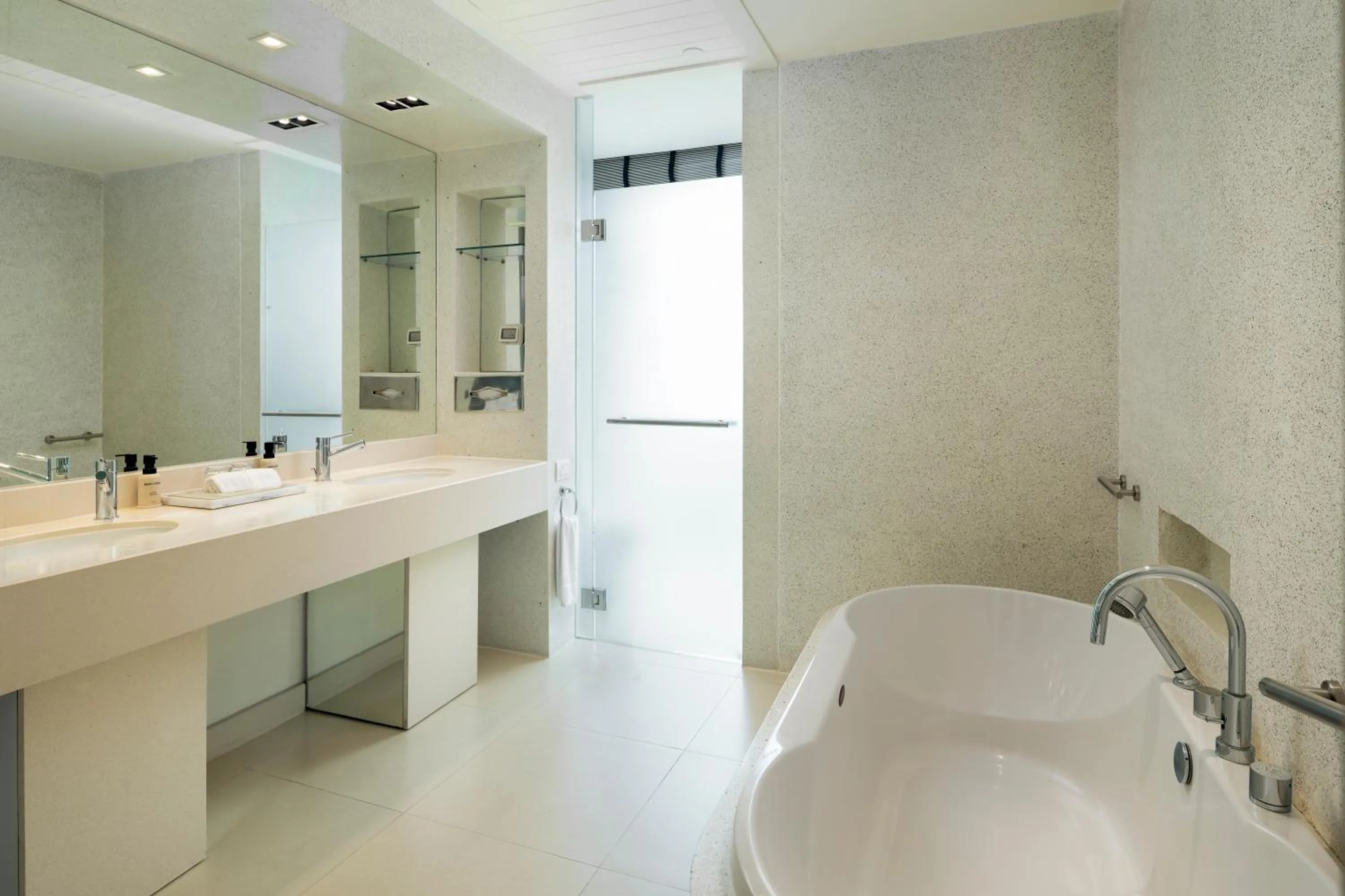 Shower in Amari Pattaya