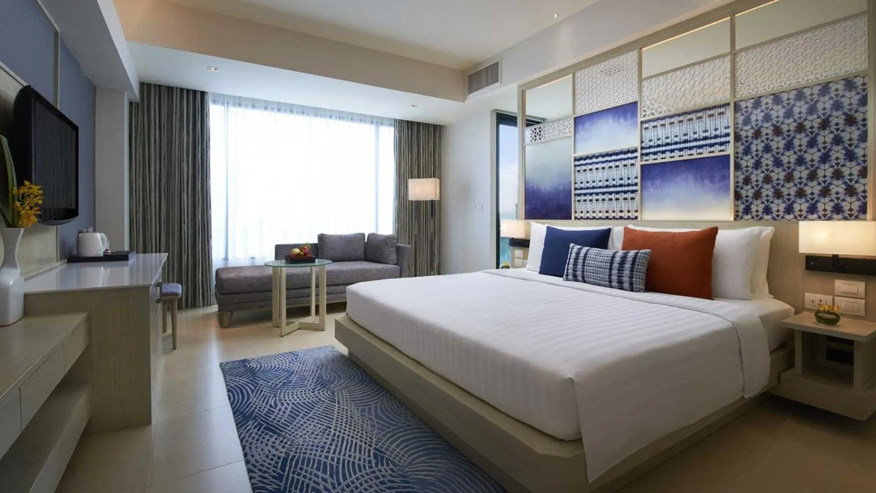 Photo of the whole room, Bed in Amari Pattaya