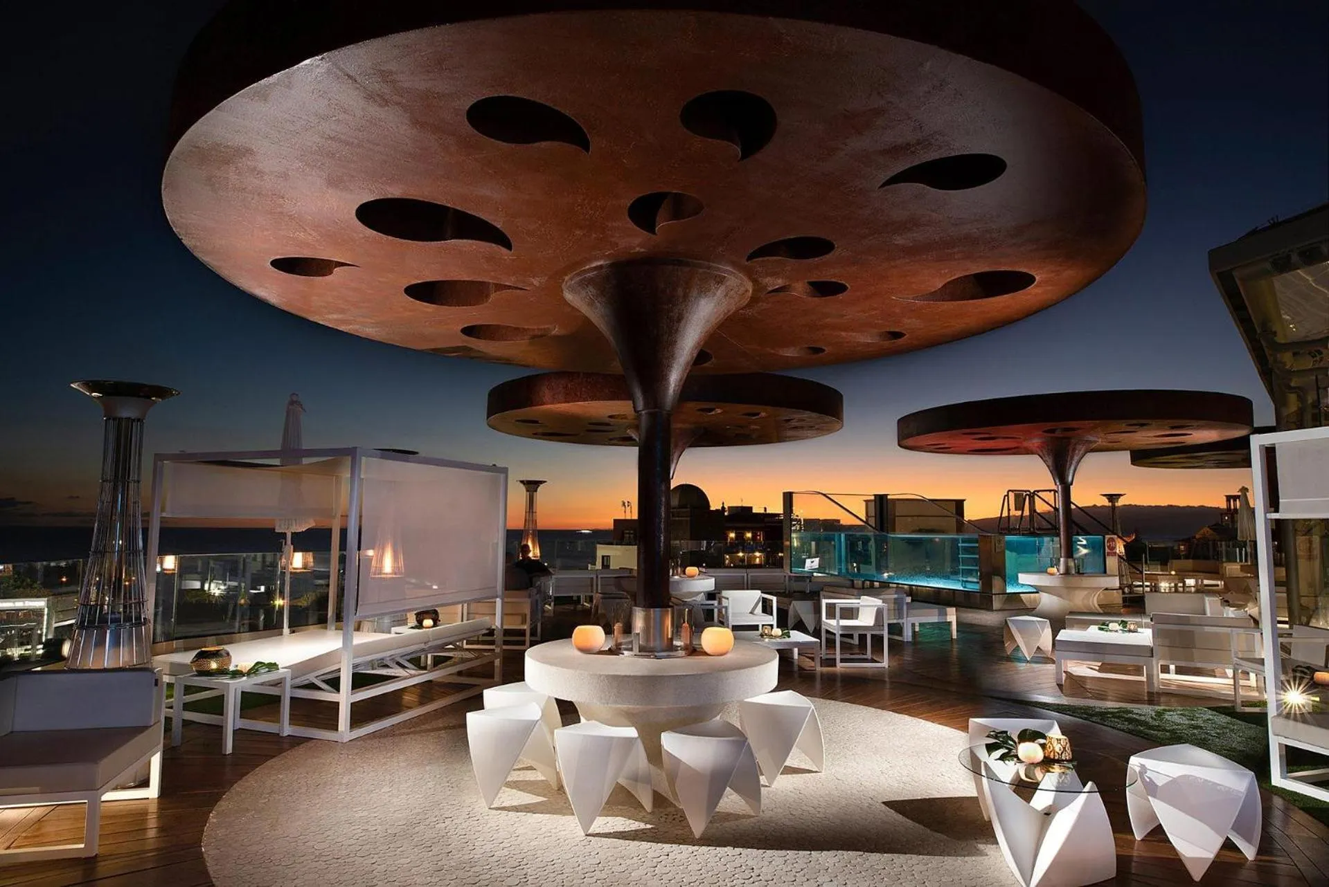 Restaurant/places to eat in GF Victoria