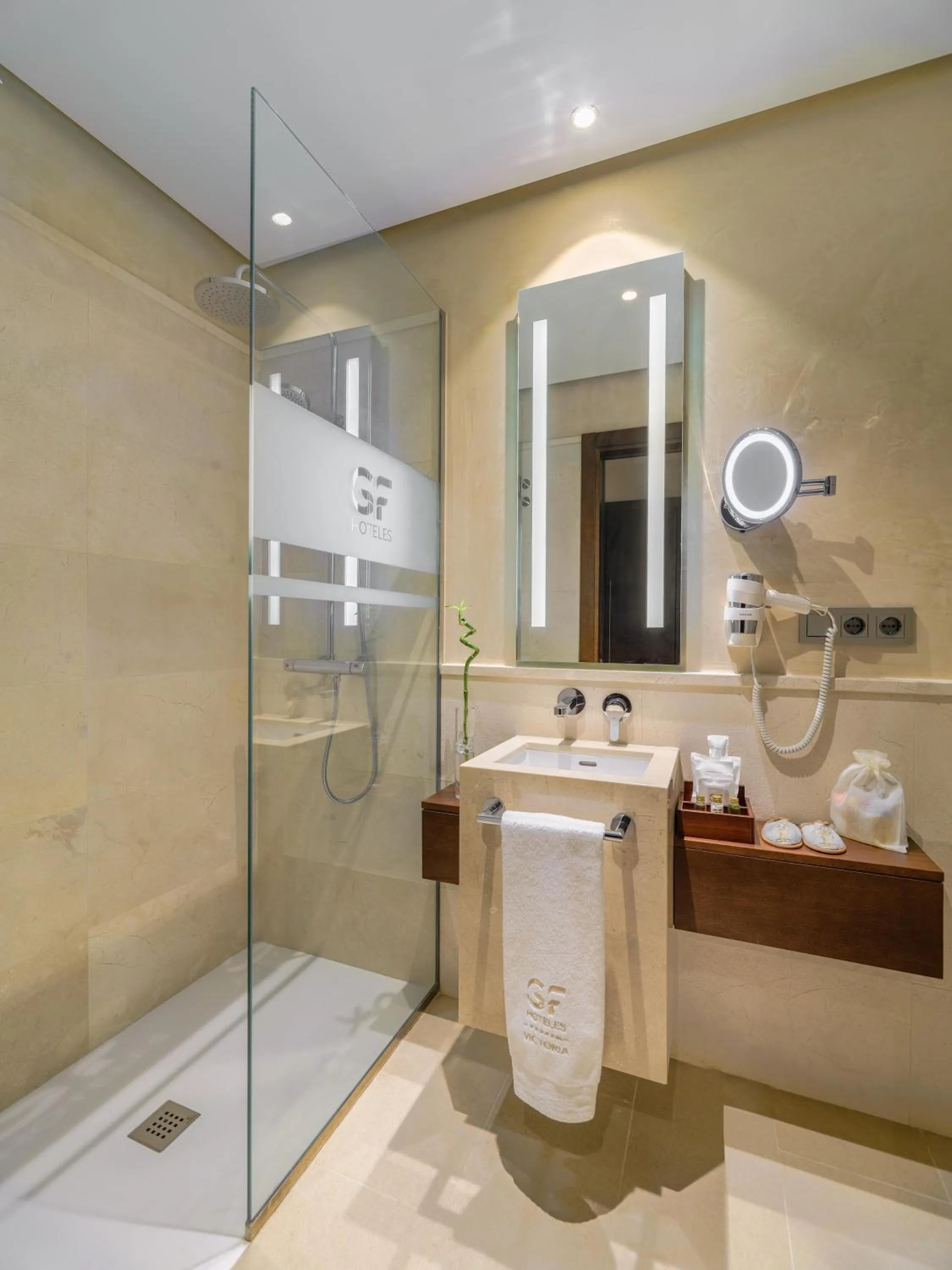 Shower in GF Victoria