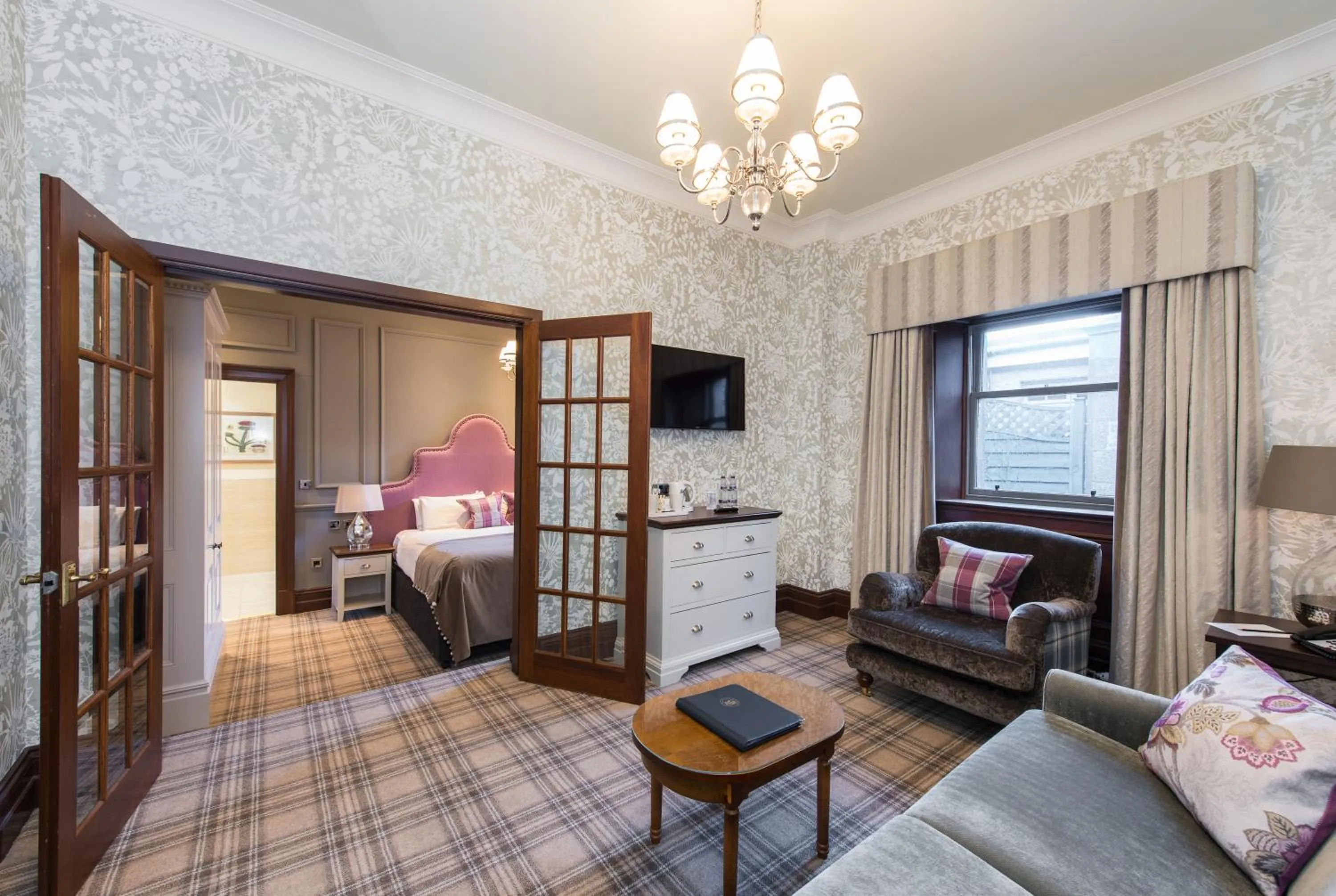 Living room, Bed in Murrayshall Country Estate