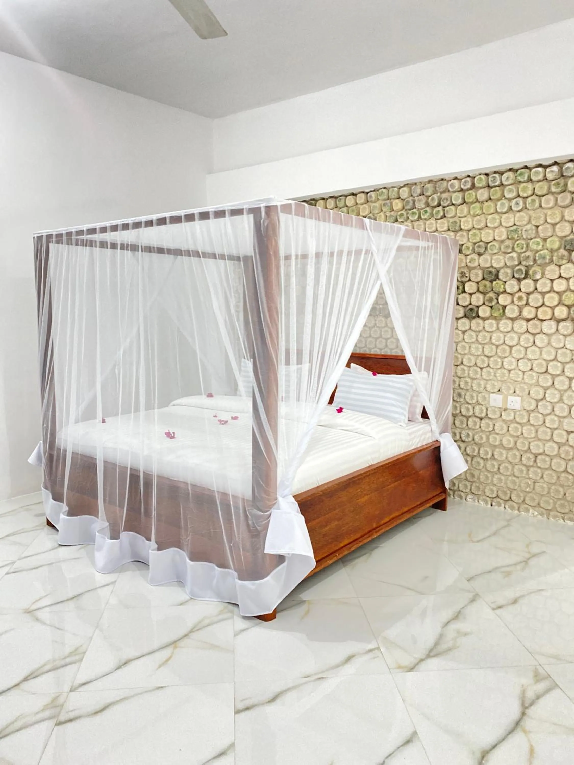 Bed in Habibis Bottle House