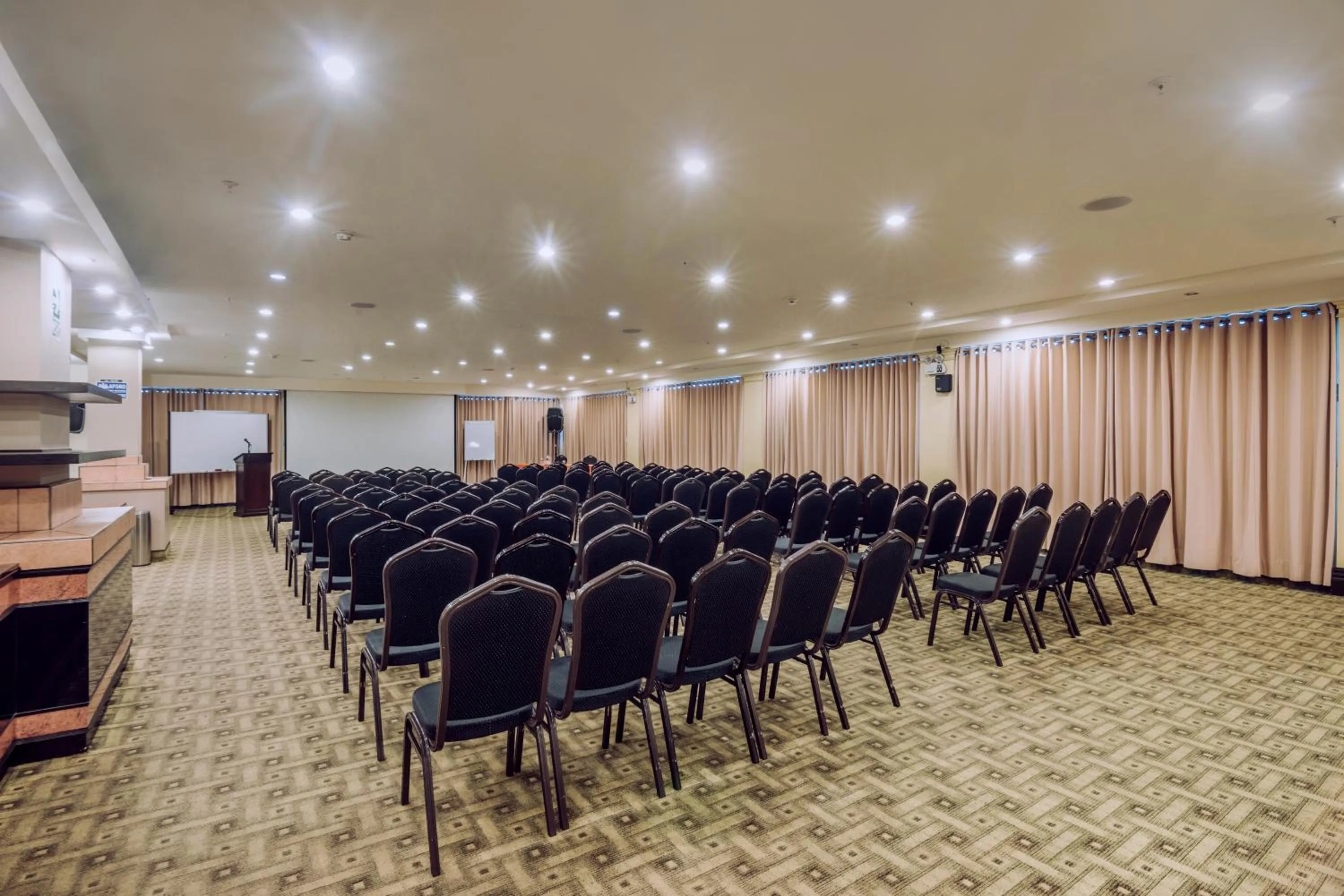 Business facilities in Hotel Nobility