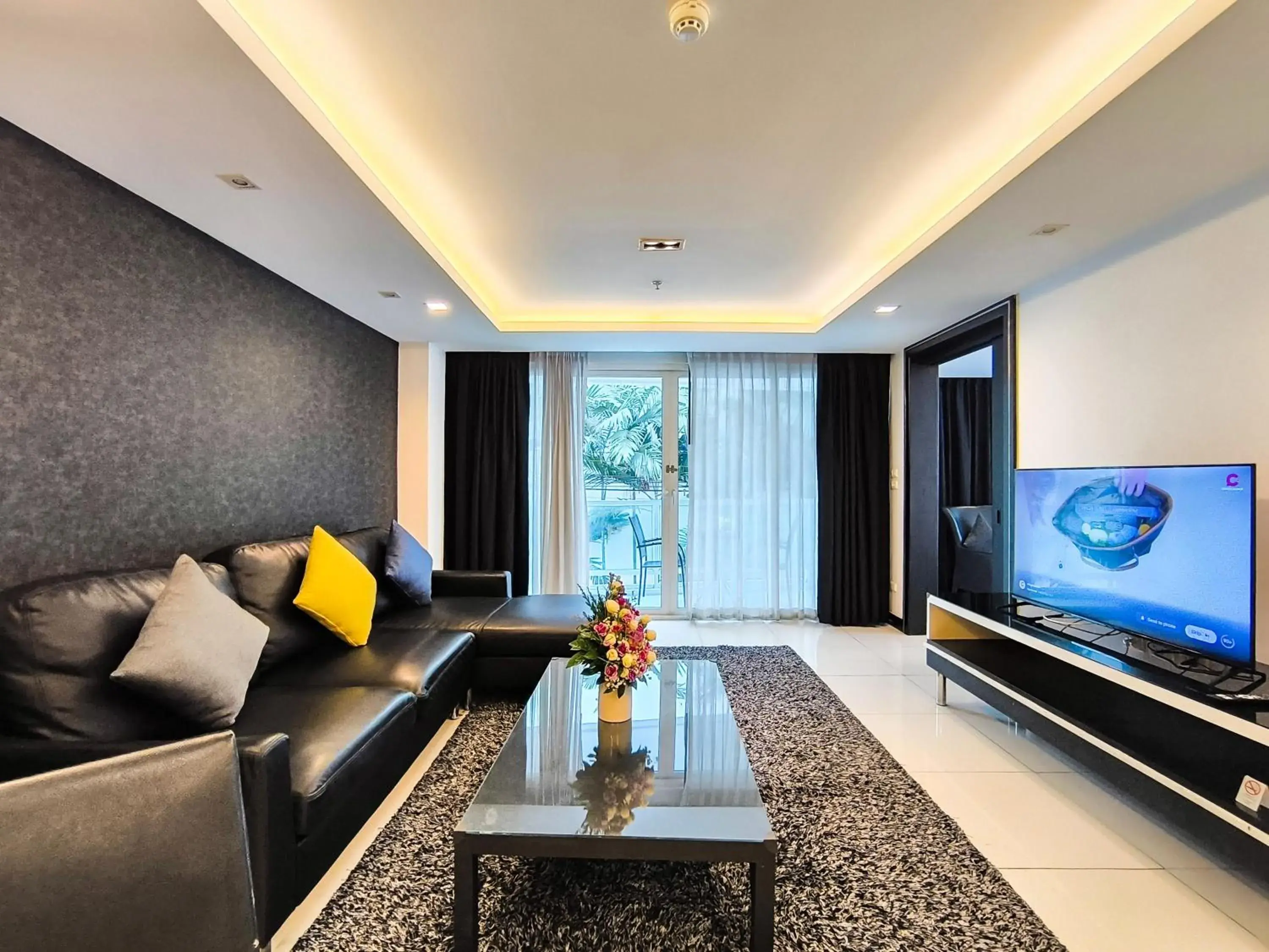 One-Bedroom Deluxe Suite with Kitchenette in Nova Suites Pattaya by Compass Hospitality One-Bedroom Deluxe Suite with Kitchenette in Nova Suites Pattaya by Compass Hospitality