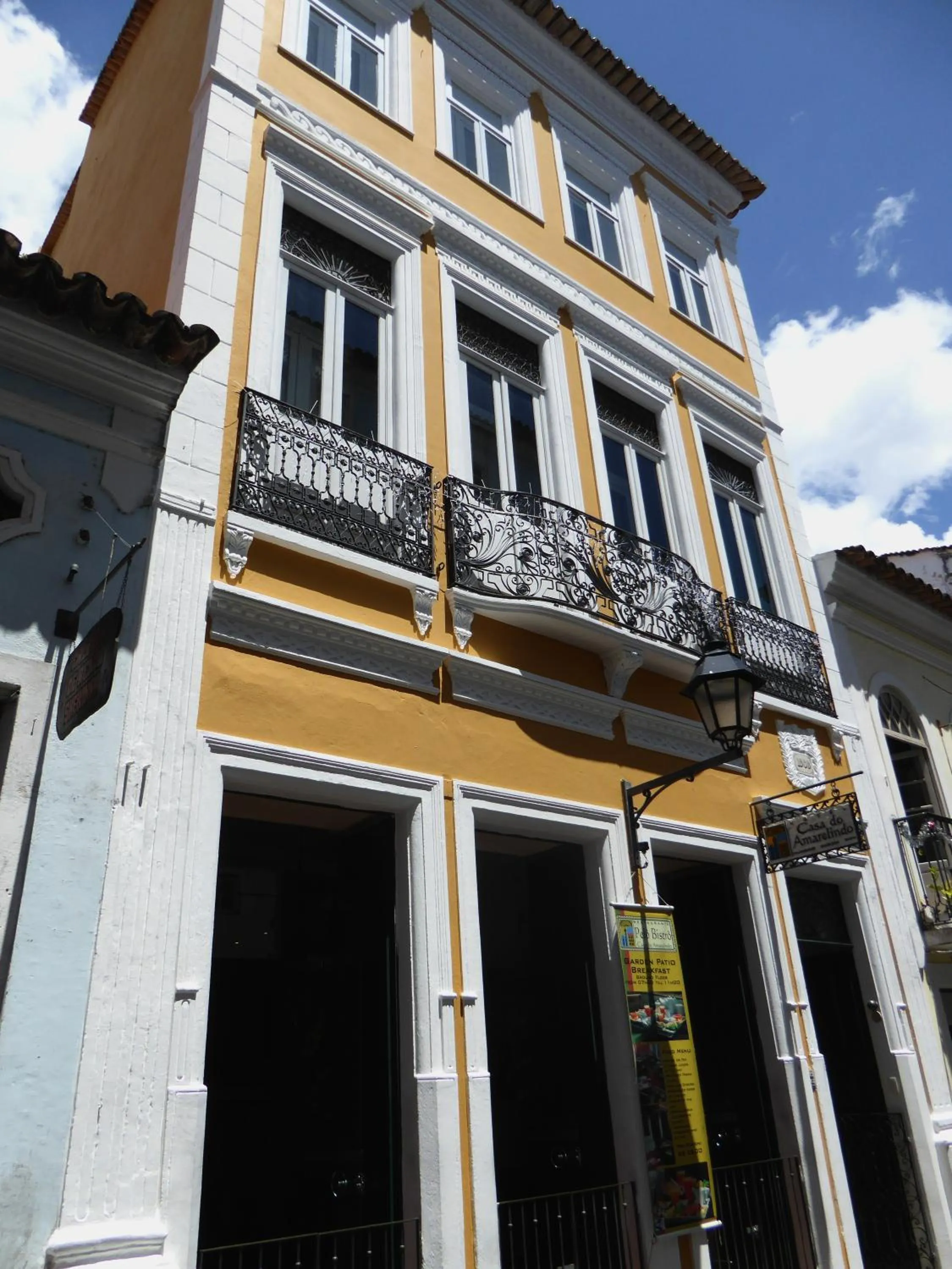 Property building in Hotel Casa do Amarelindo