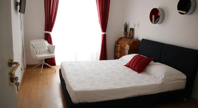 Property building, Bed in Incantoromano guest house
