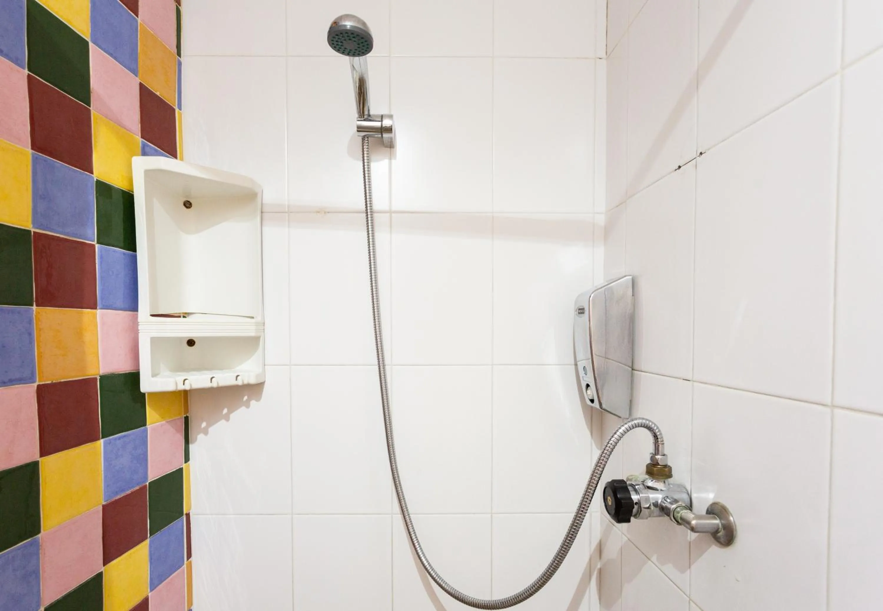 Shower in Mambo Tango