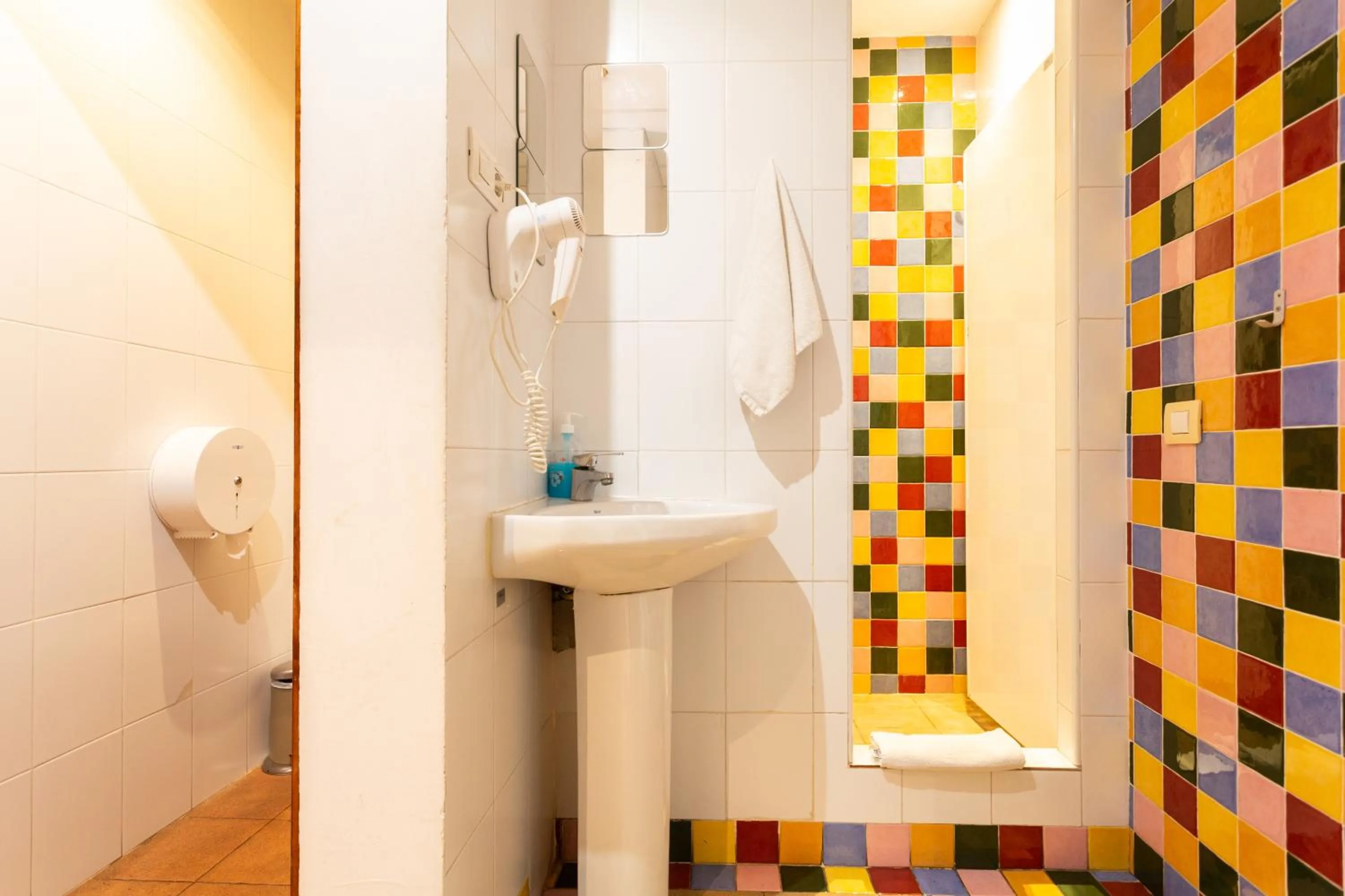 Shower in Mambo Tango