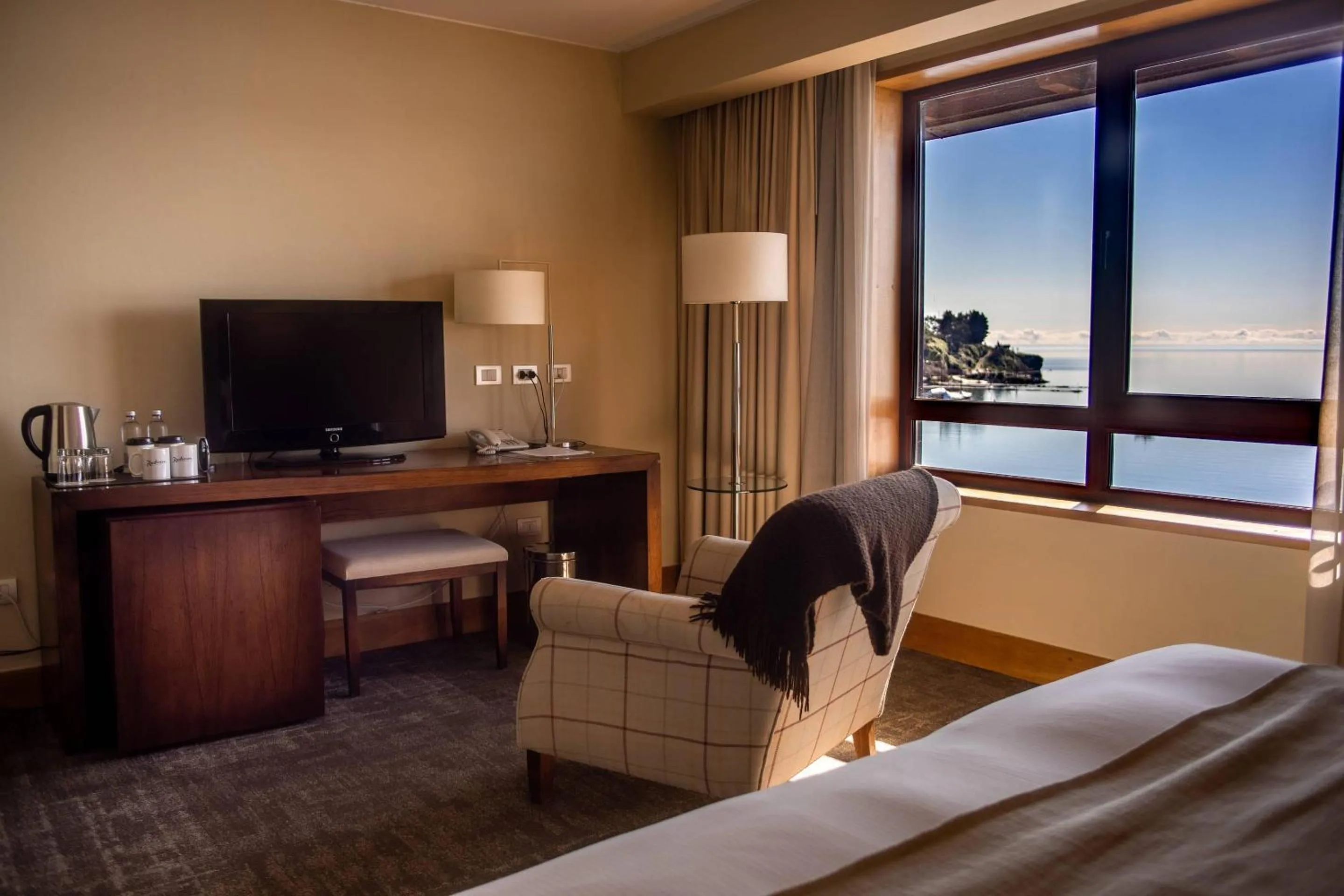 Bedroom, Bed in Radisson Hotel Puerto Varas