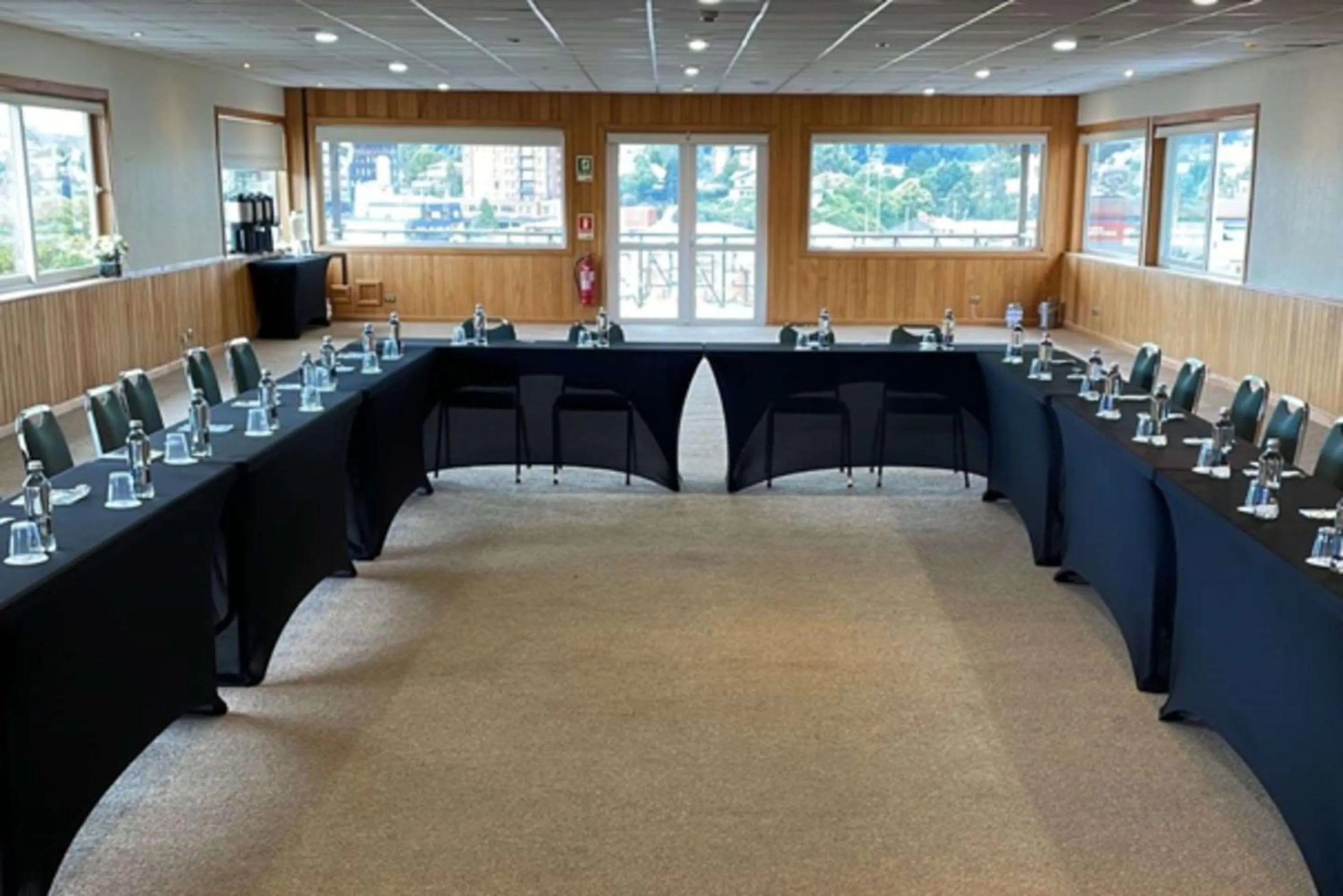 Meeting/conference room in Park Inn by Radisson Puerto Varas