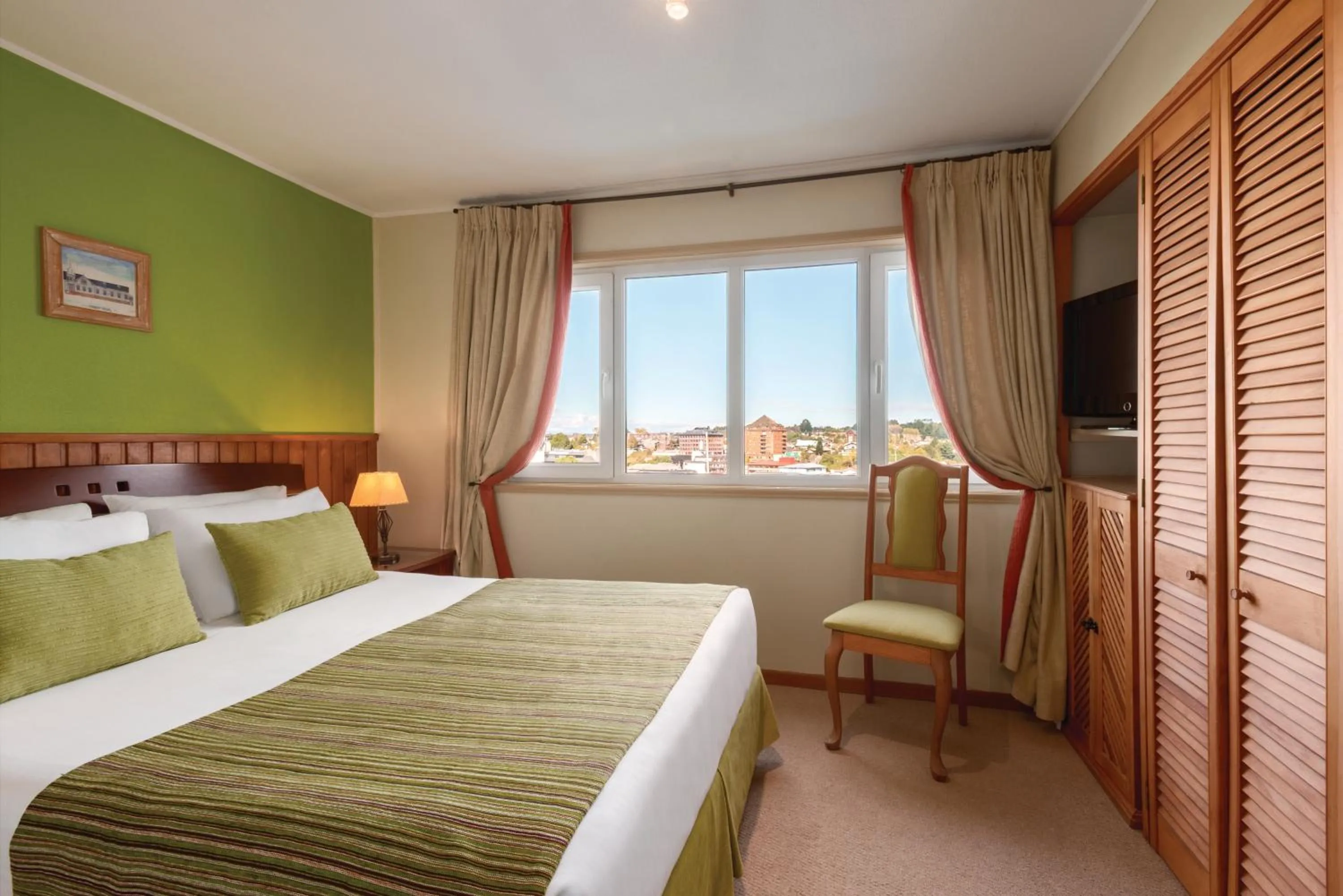 Bedroom, Bed in Park Inn by Radisson Puerto Varas