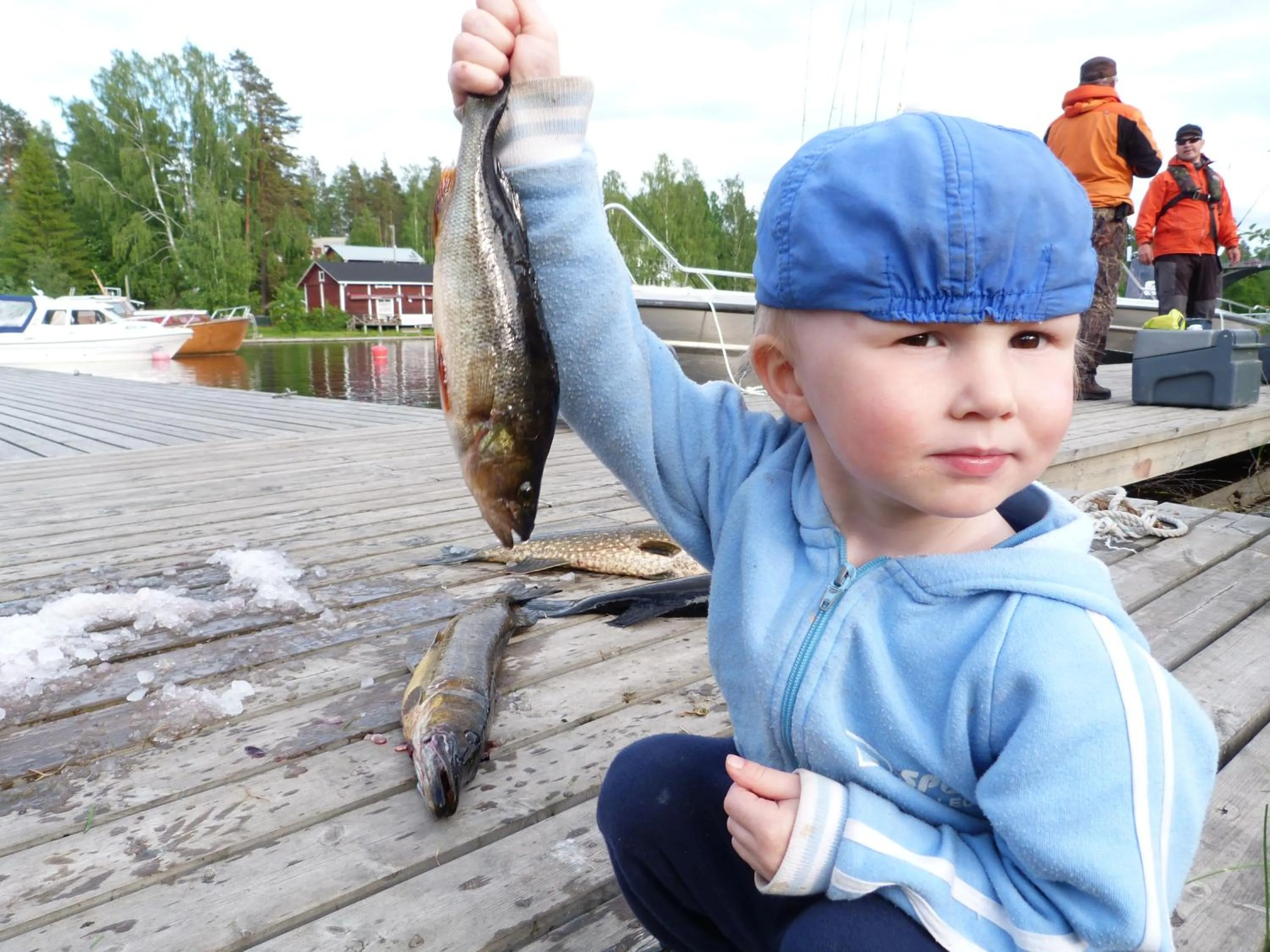 Family in Oravi Apartments
