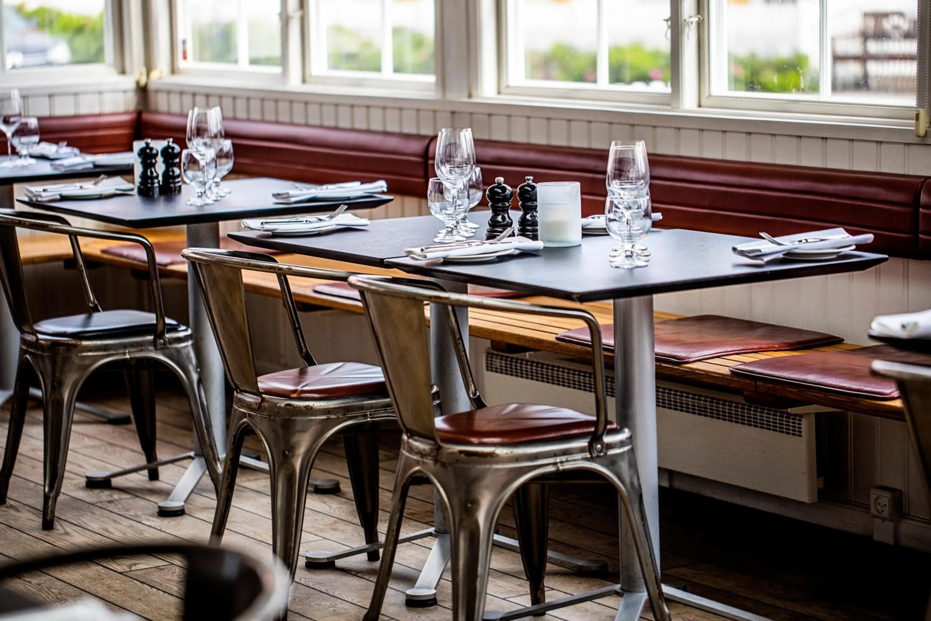 Restaurant/places to eat in Ruths Hotel