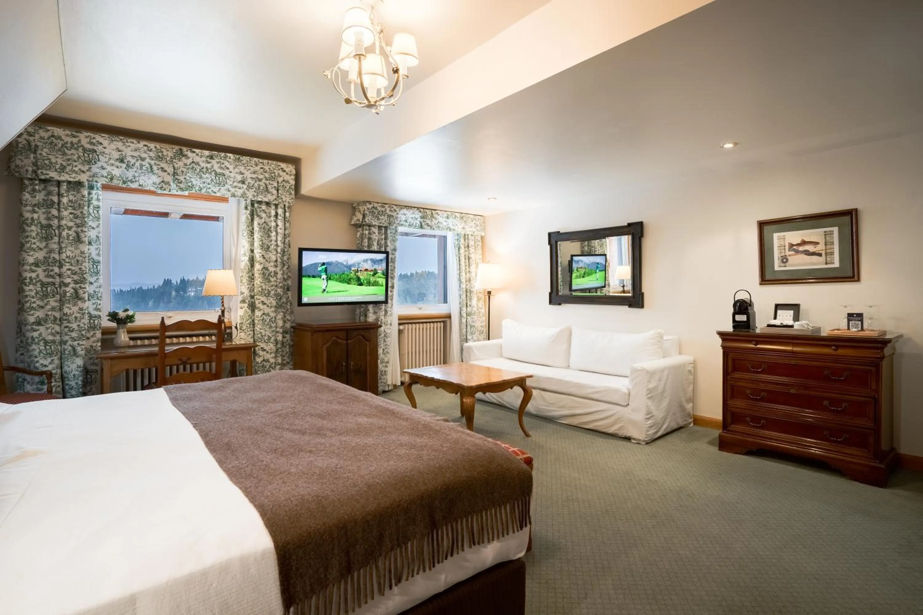 Bedroom, Bed in Llao Llao Resort, Golf-Spa