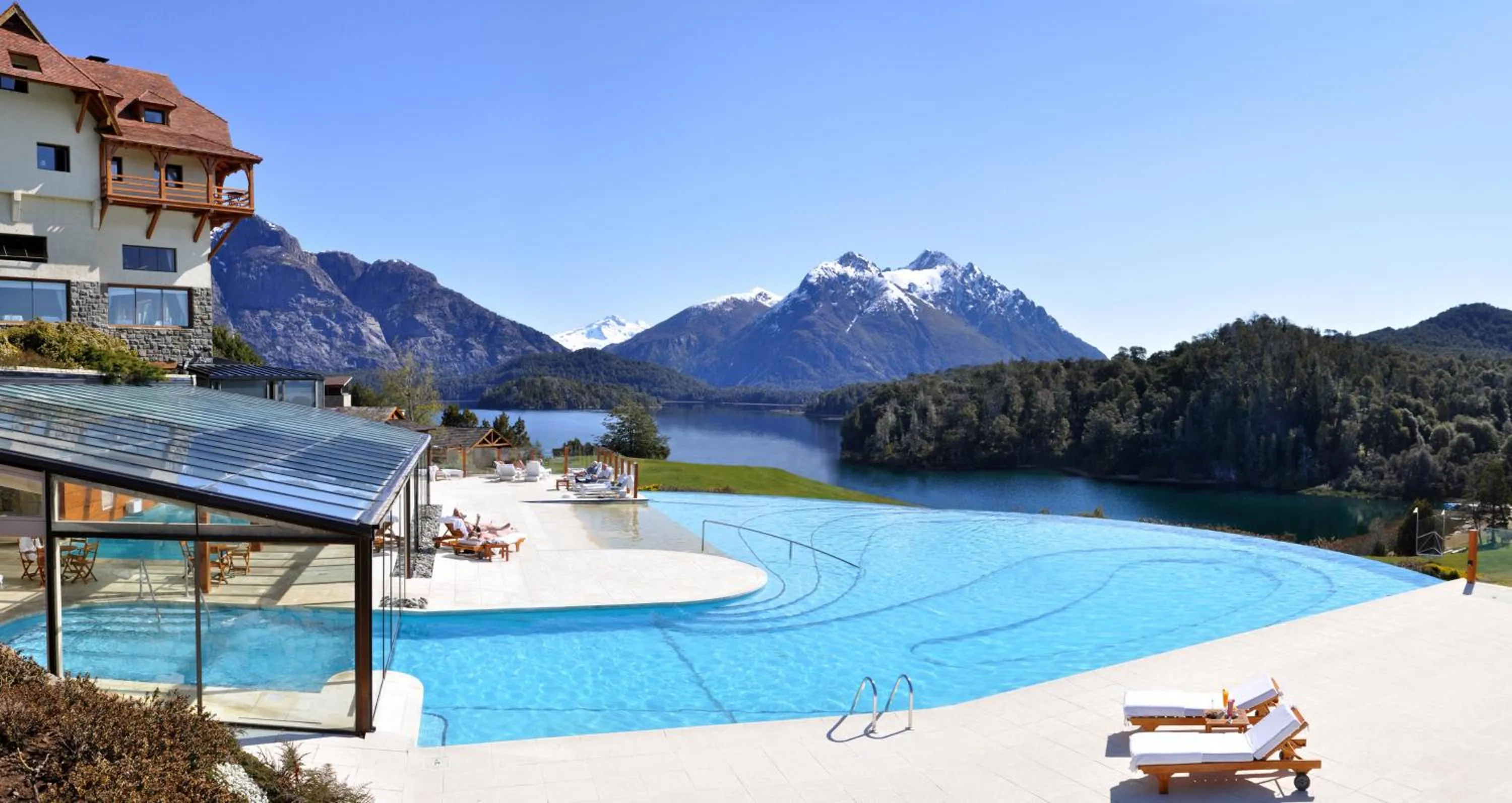 Swimming pool in Llao Llao Resort, Golf-Spa