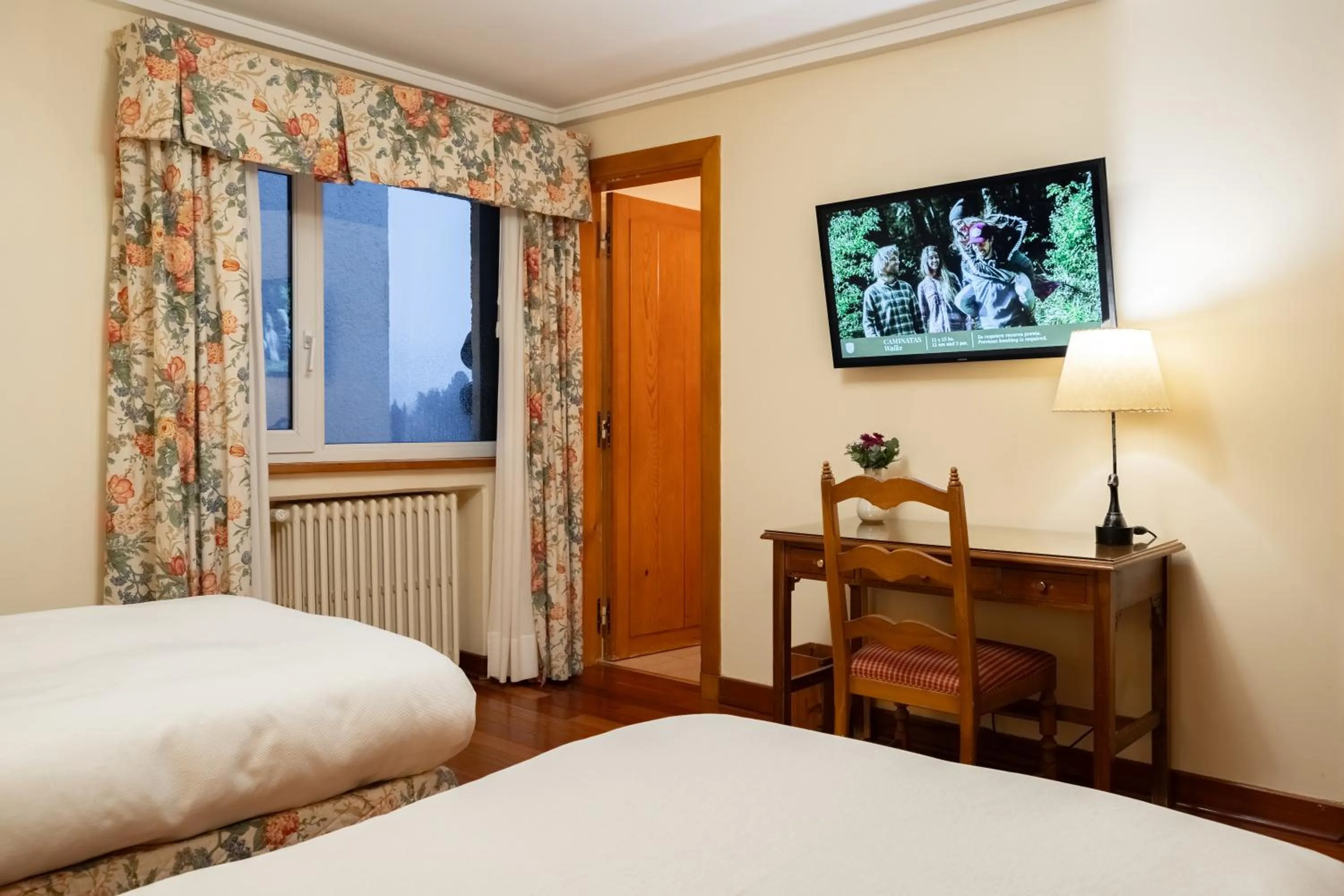 Bedroom, Bed in Llao Llao Resort, Golf-Spa