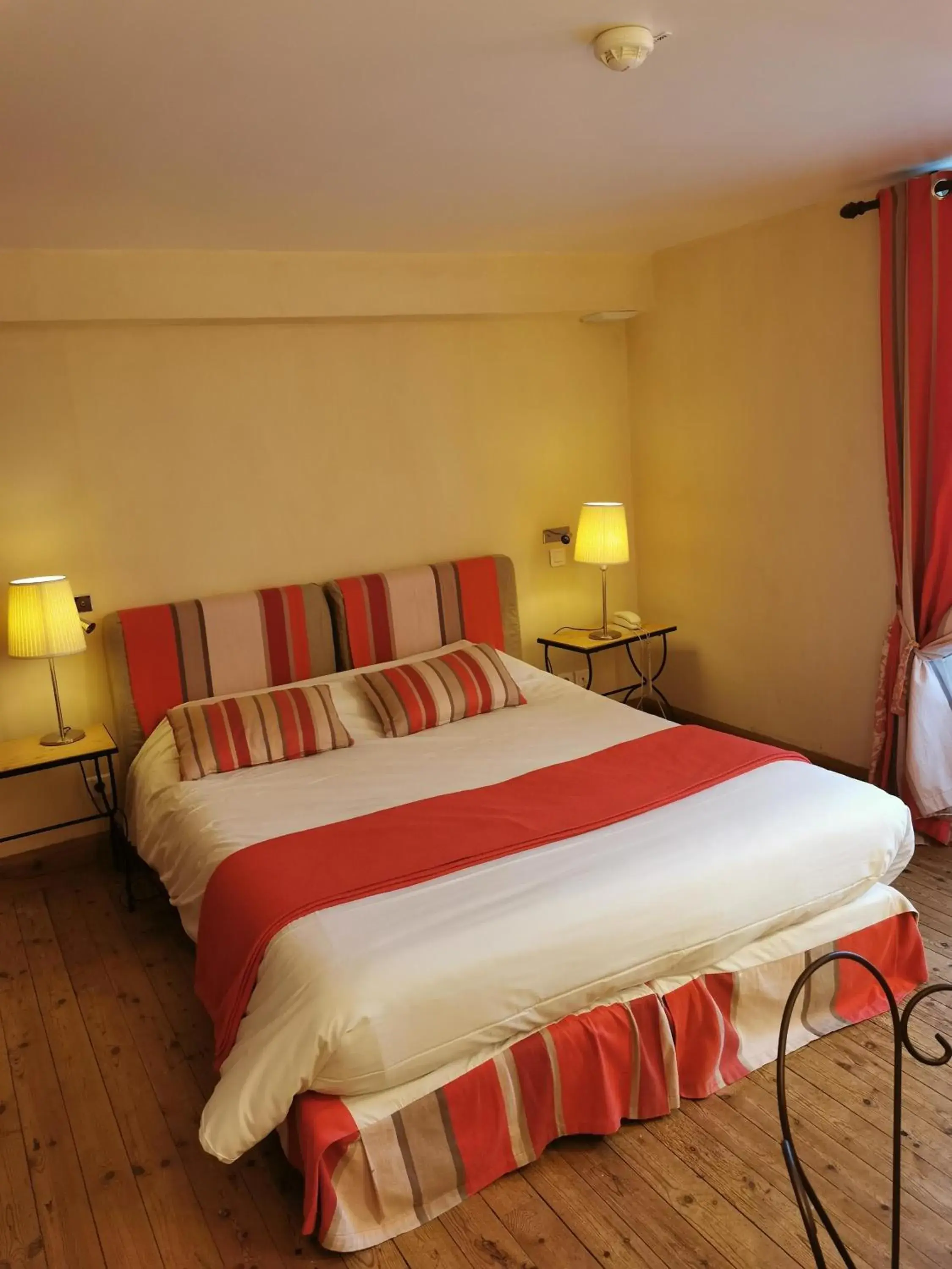 Double Room - Annex in Hôtel Les Orangeries Double Room - Annex in Hôtel Les Orangeries