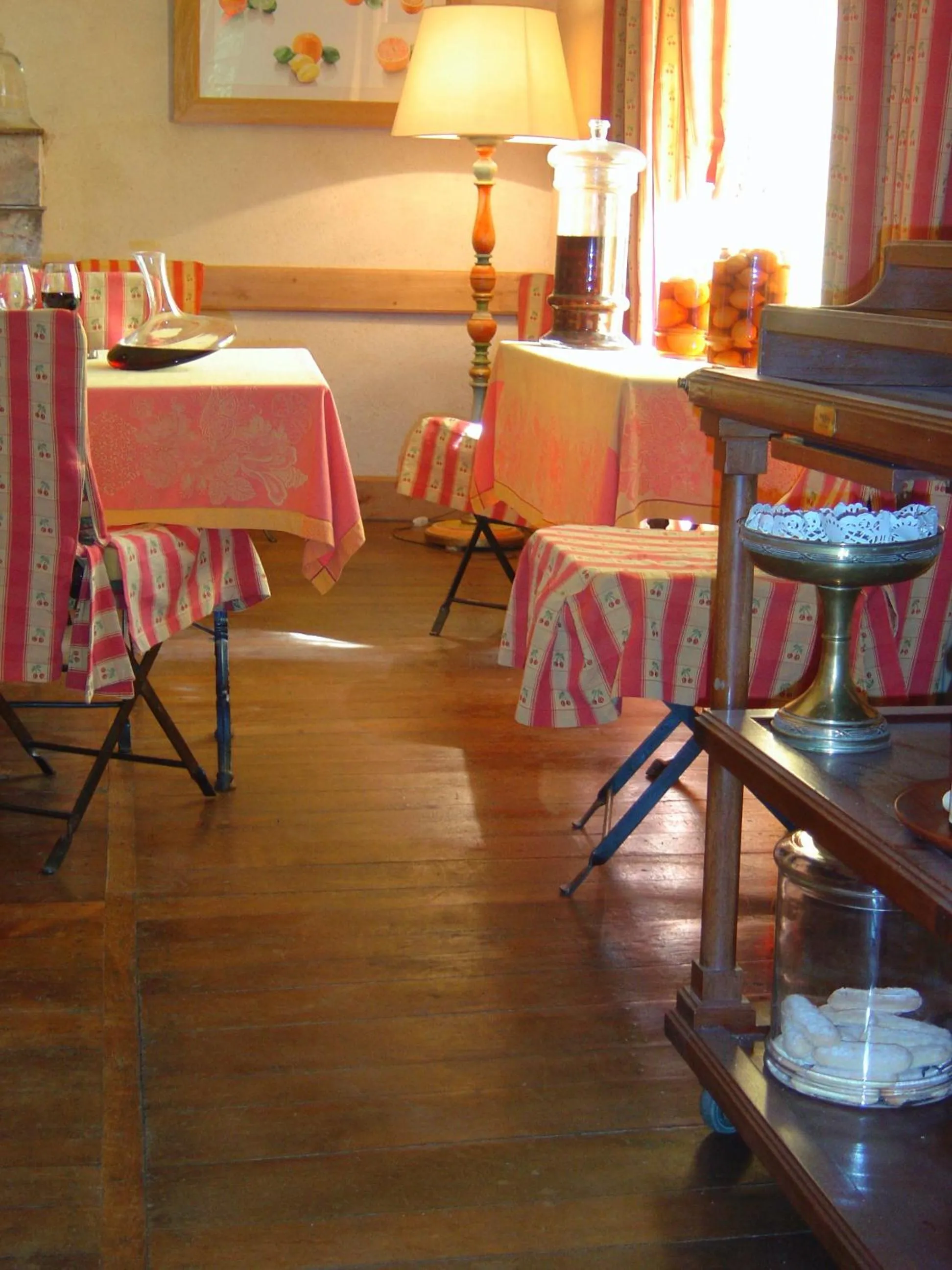 Restaurant/places to eat in Hôtel Les Orangeries