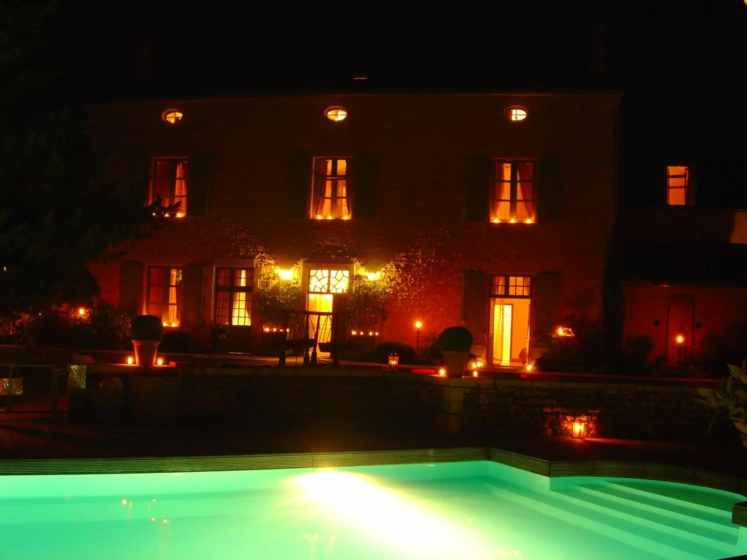 Facade/entrance in Hôtel Les Orangeries