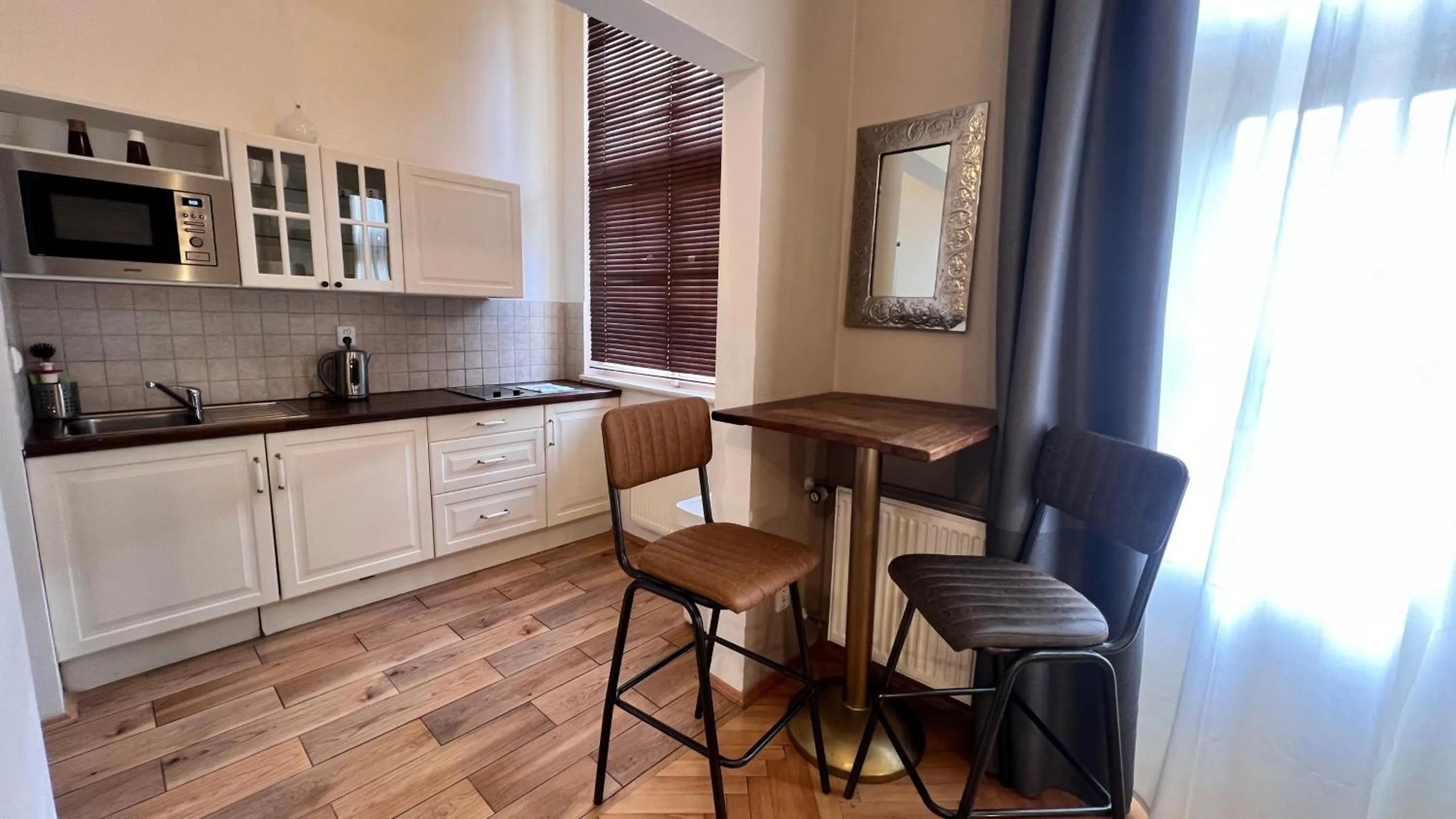 Kitchen or kitchenette in Old Town - Dusni Apartments