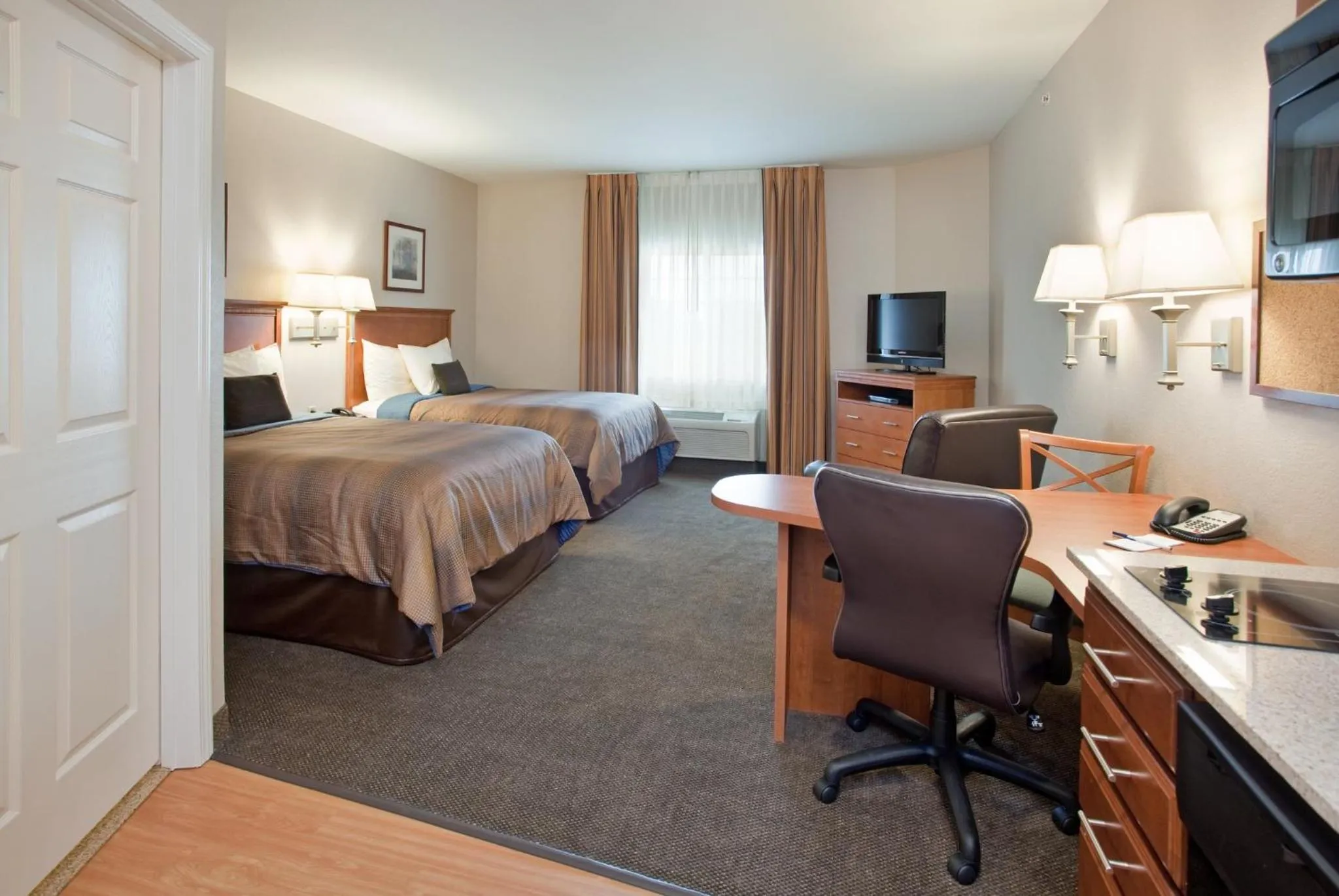 Bedroom, Bed in Candlewood Suites Kansas City Northeast by IHG