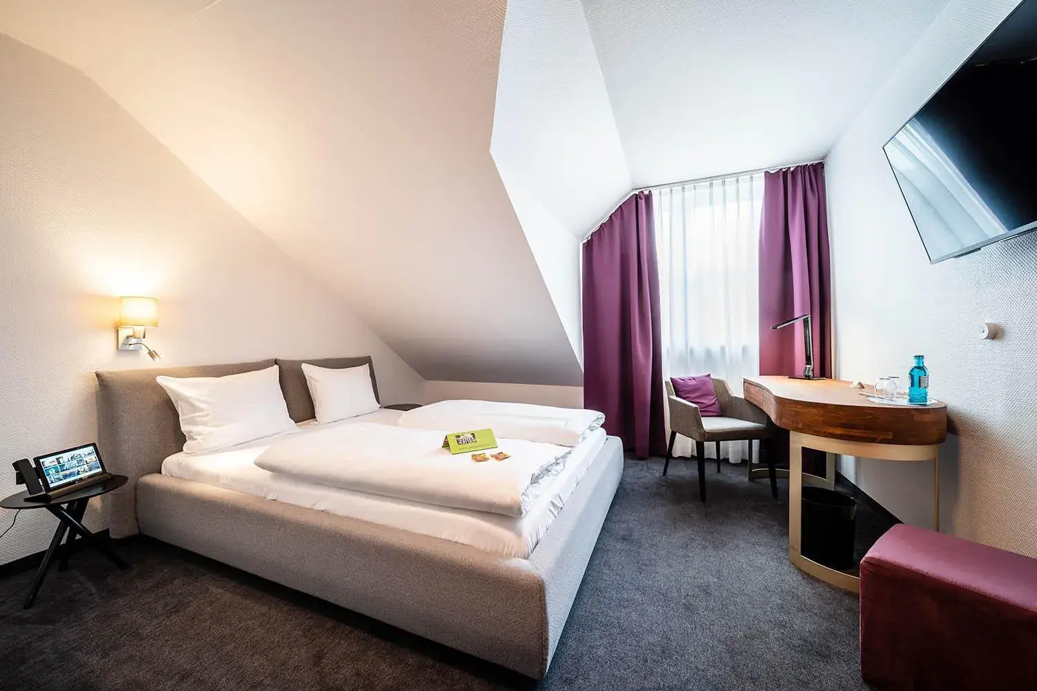 Business Single Room in Hotel Frechener Hof Business Single Room in Hotel Frechener Hof