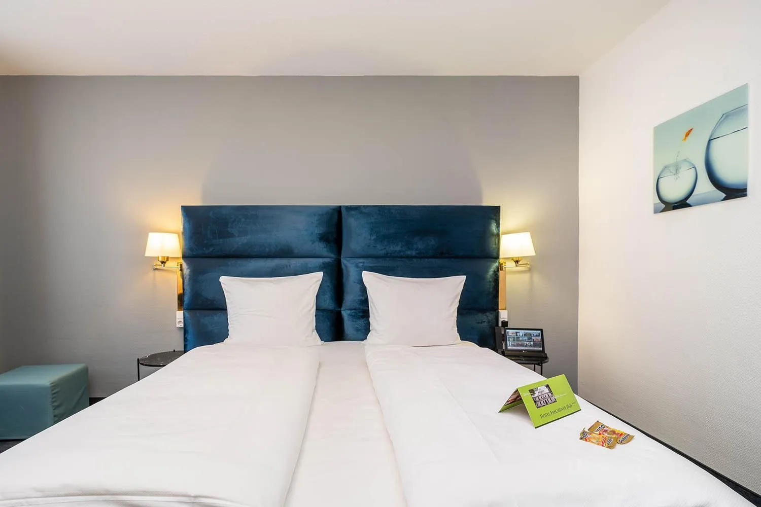 Bedroom, Bed in Hotel Frechener Hof