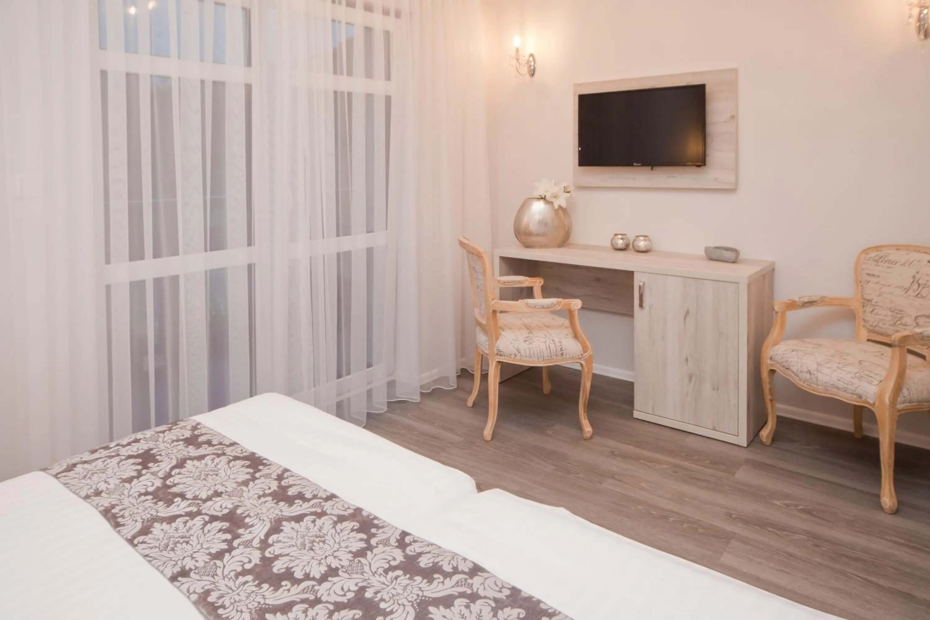 Bed in Dworek Bukowy Park