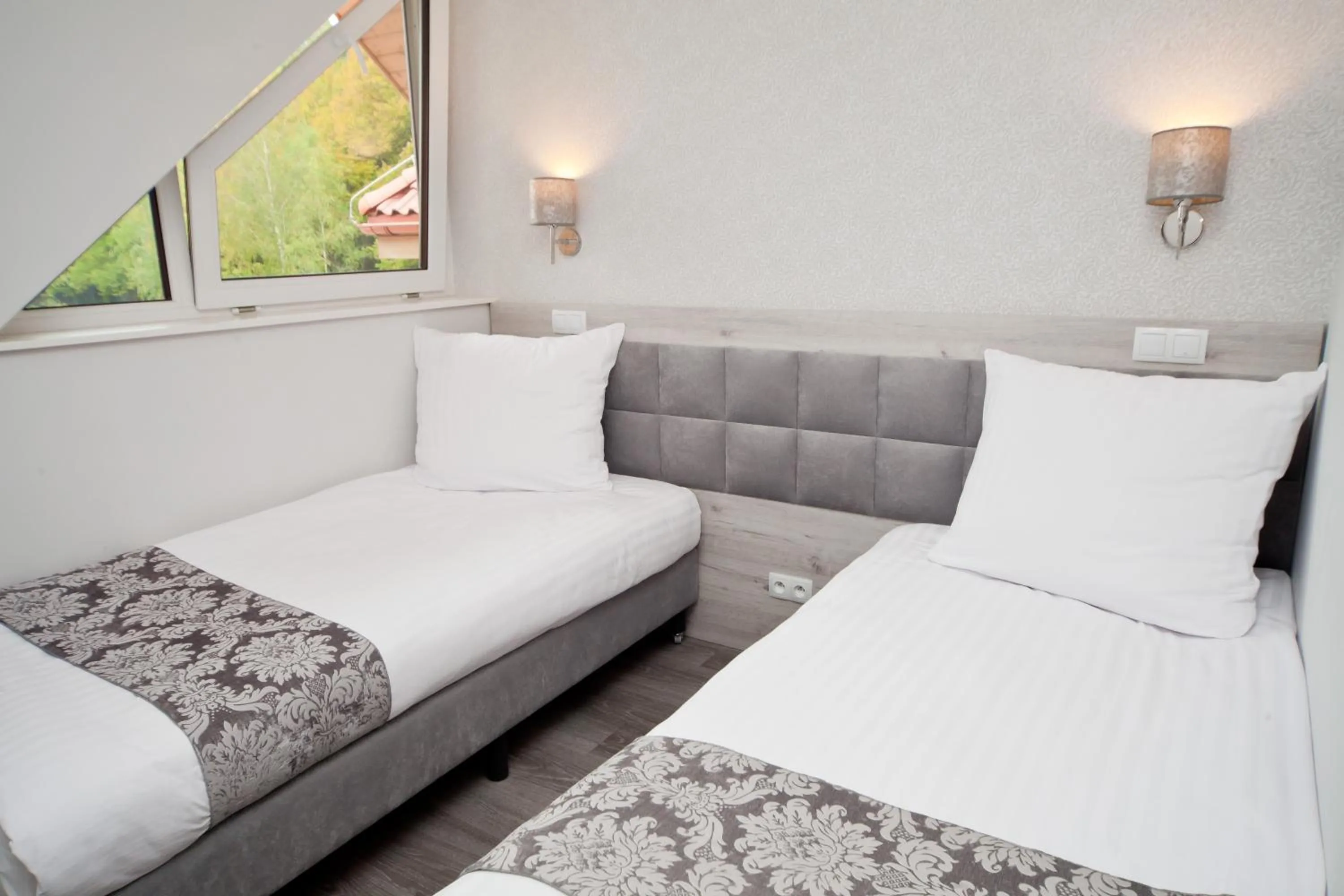 Bed in Dworek Bukowy Park