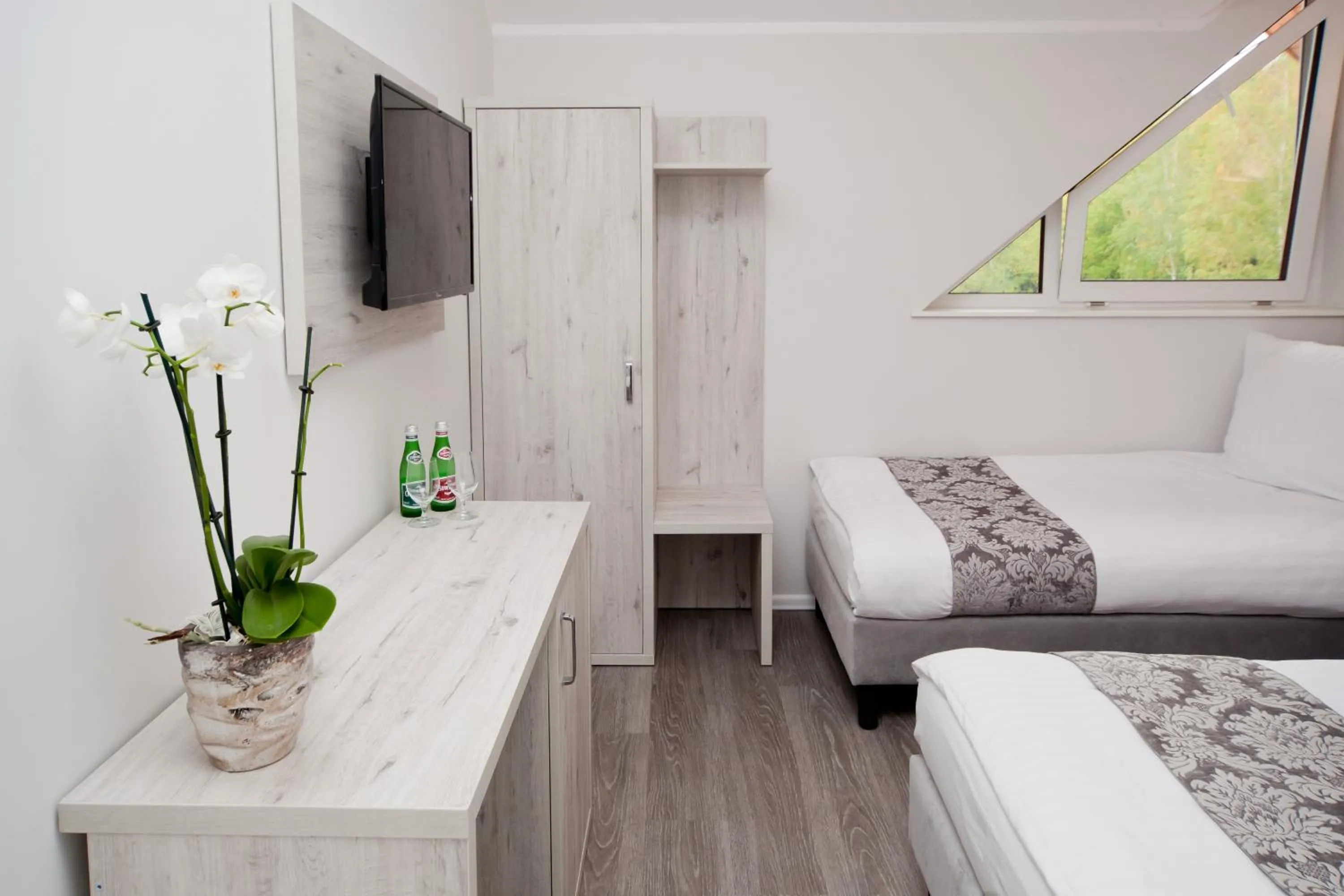 Bed in Dworek Bukowy Park