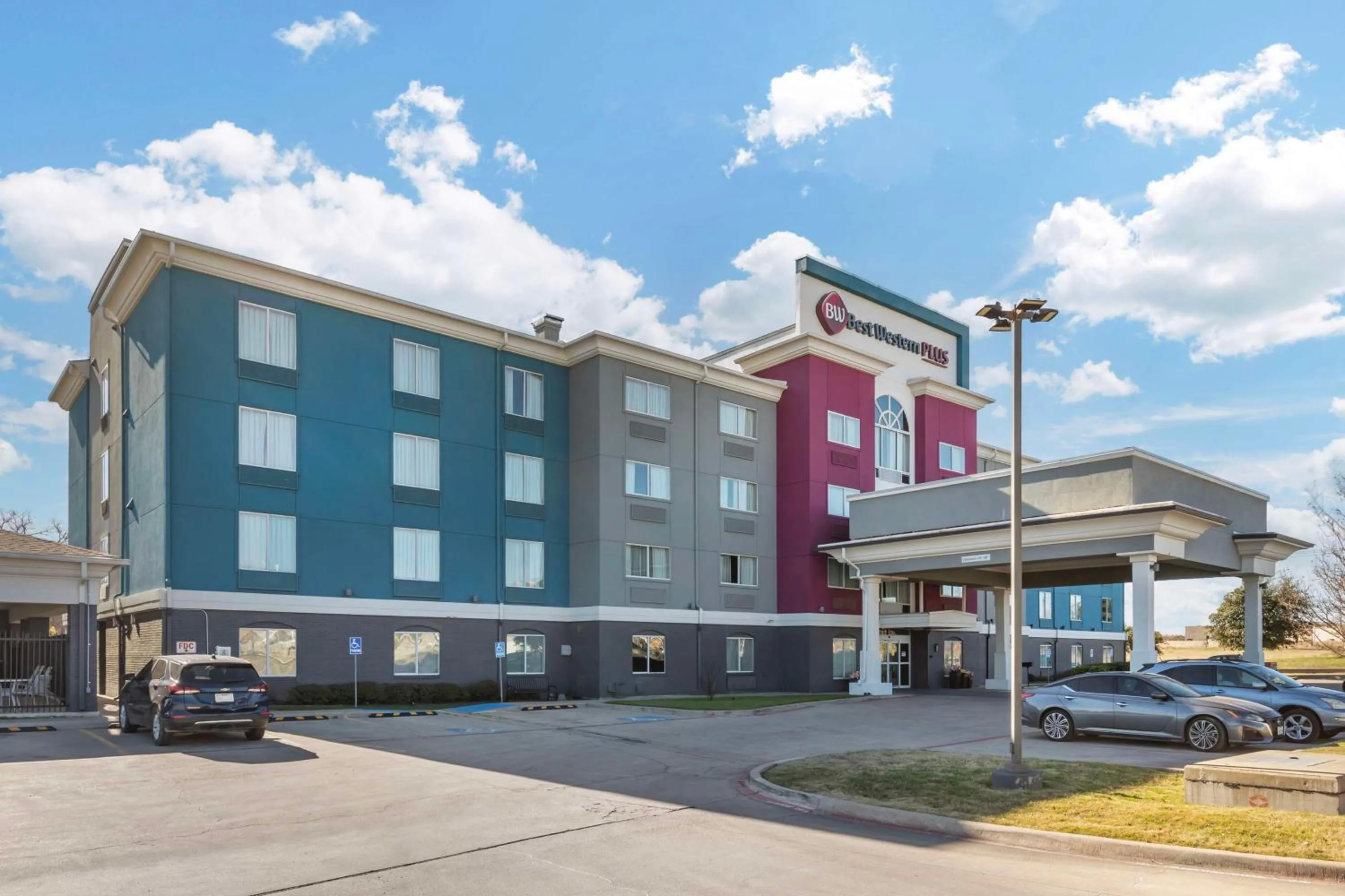 Property building in Best Western Plus Stephenville Inn