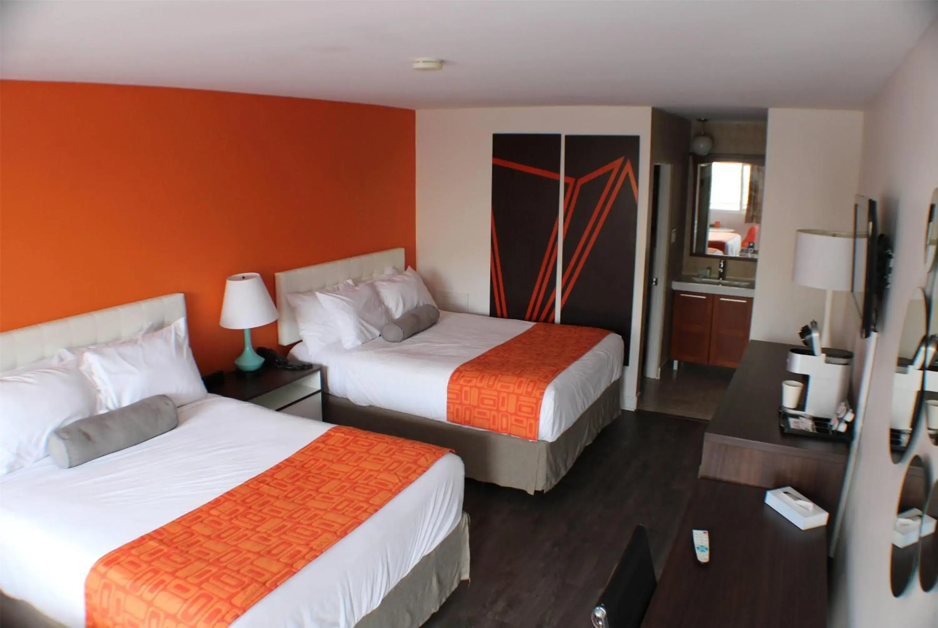 Queen Room with Two Queen Beds - Non-Smoking in Howard Johnson Inn by Wyndham Kingston Queen Room with Two Queen Beds - Non-Smoking in Howard Johnson Inn by Wyndham Kingston