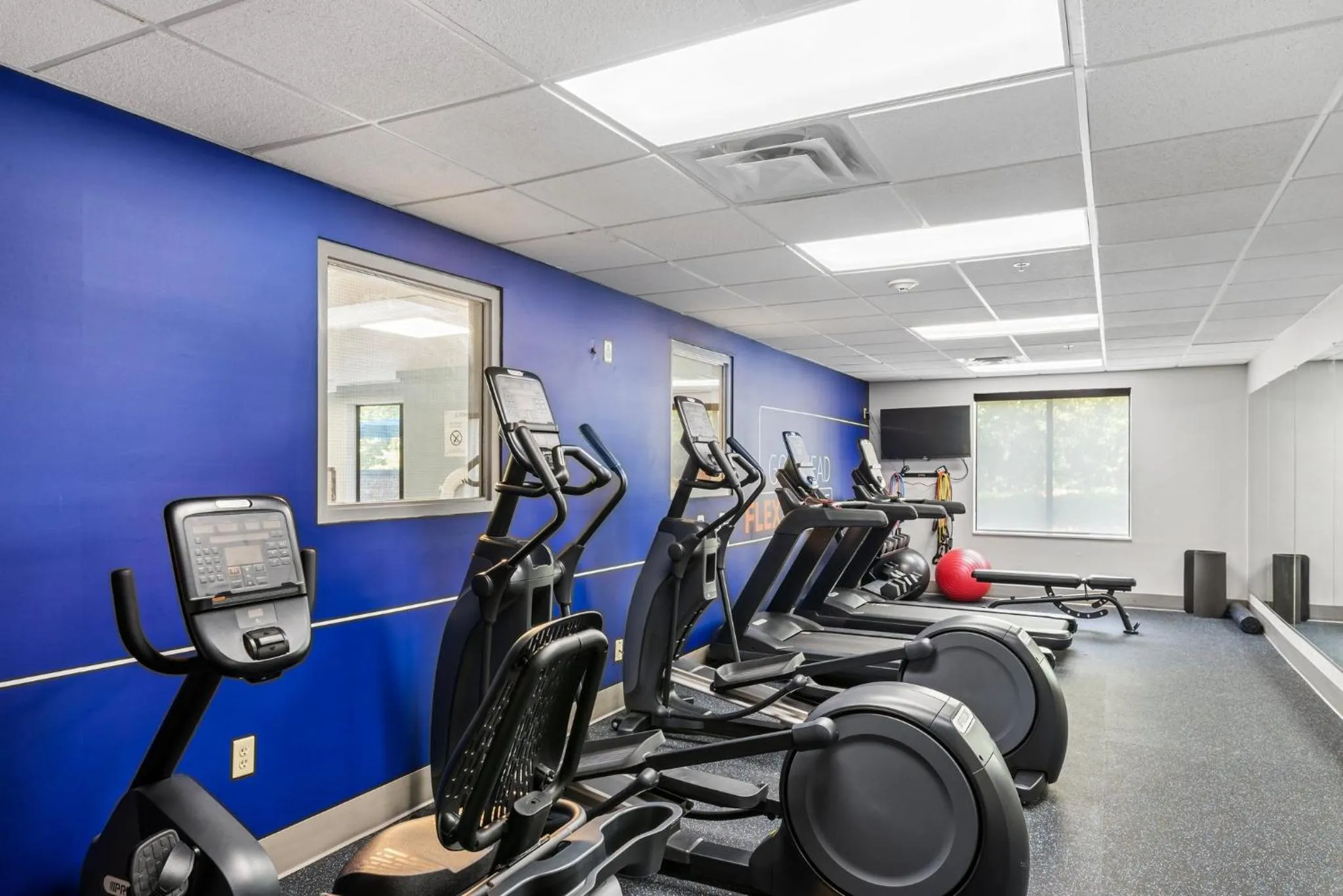 Fitness centre/facilities in Holiday Inn Express & Suites Maumelle by IHG