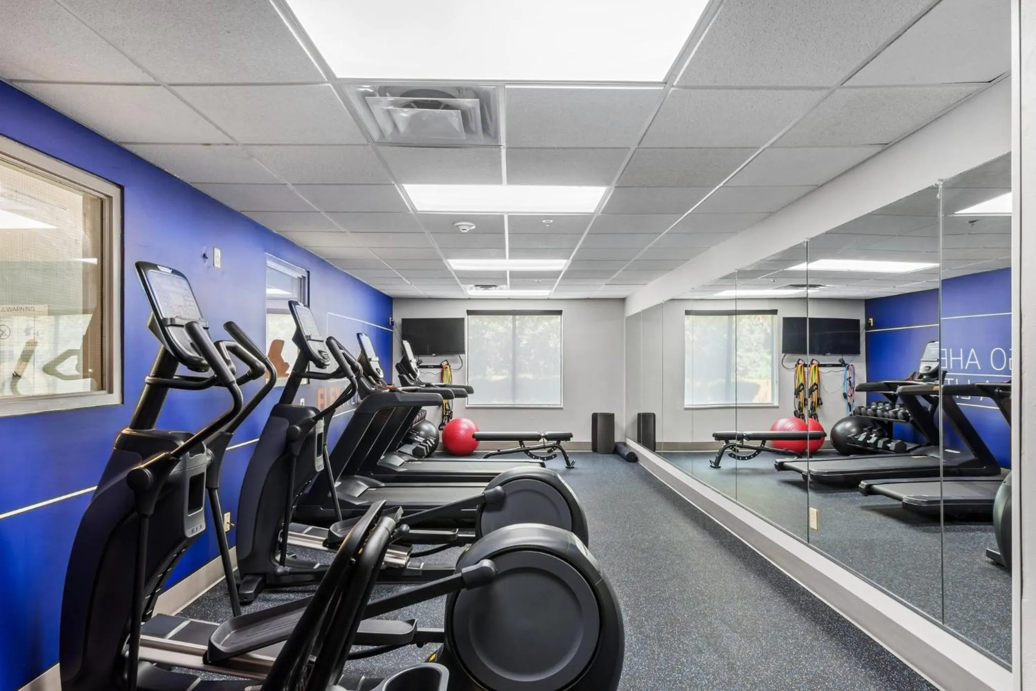 Fitness centre/facilities in Holiday Inn Express & Suites Maumelle by IHG