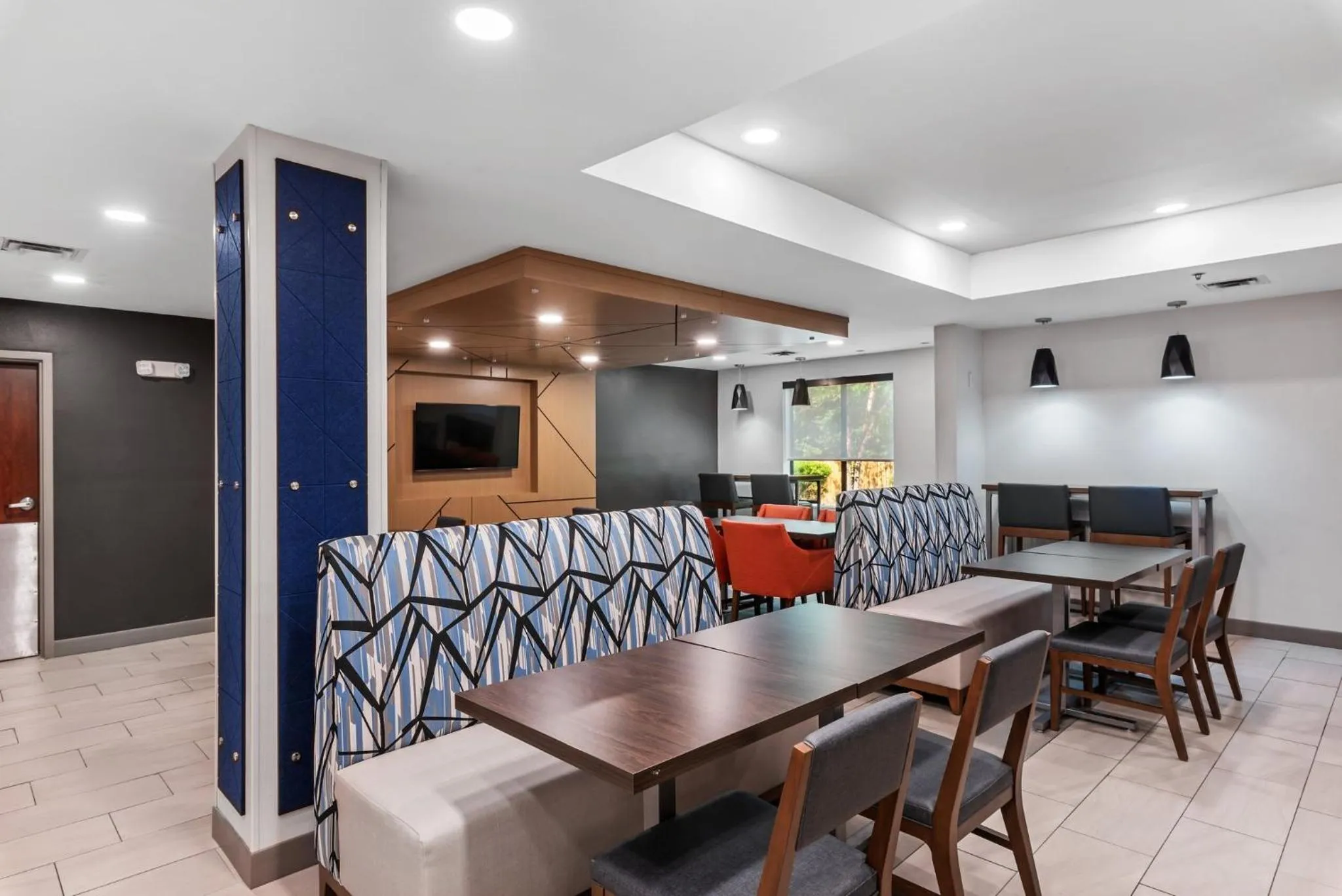 Breakfast in Holiday Inn Express & Suites Maumelle by IHG