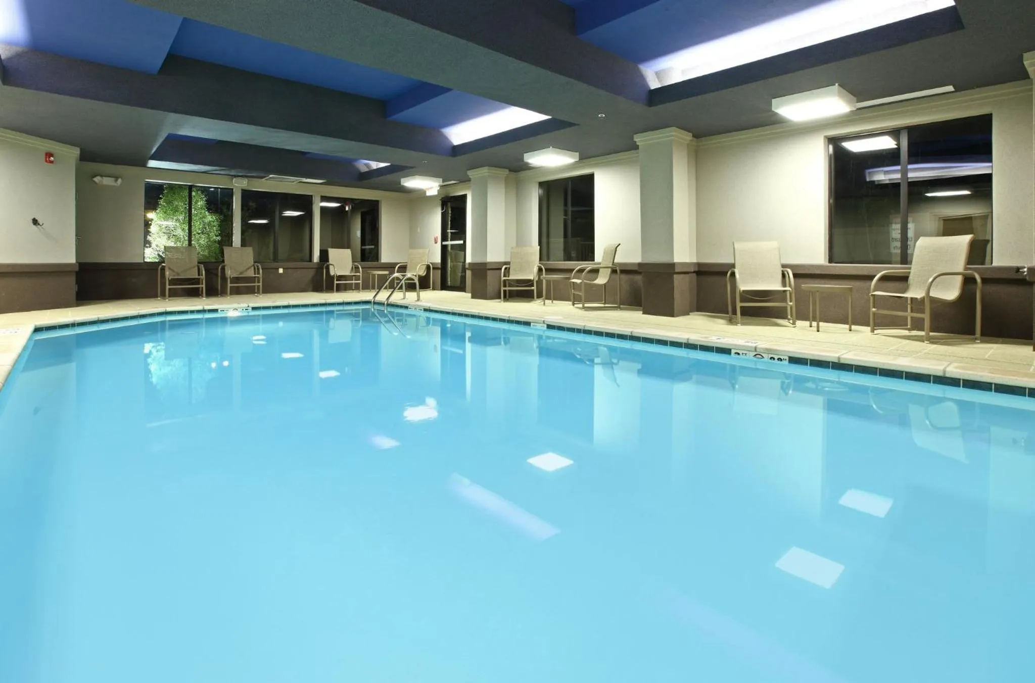 Swimming pool in Holiday Inn Express & Suites Maumelle by IHG