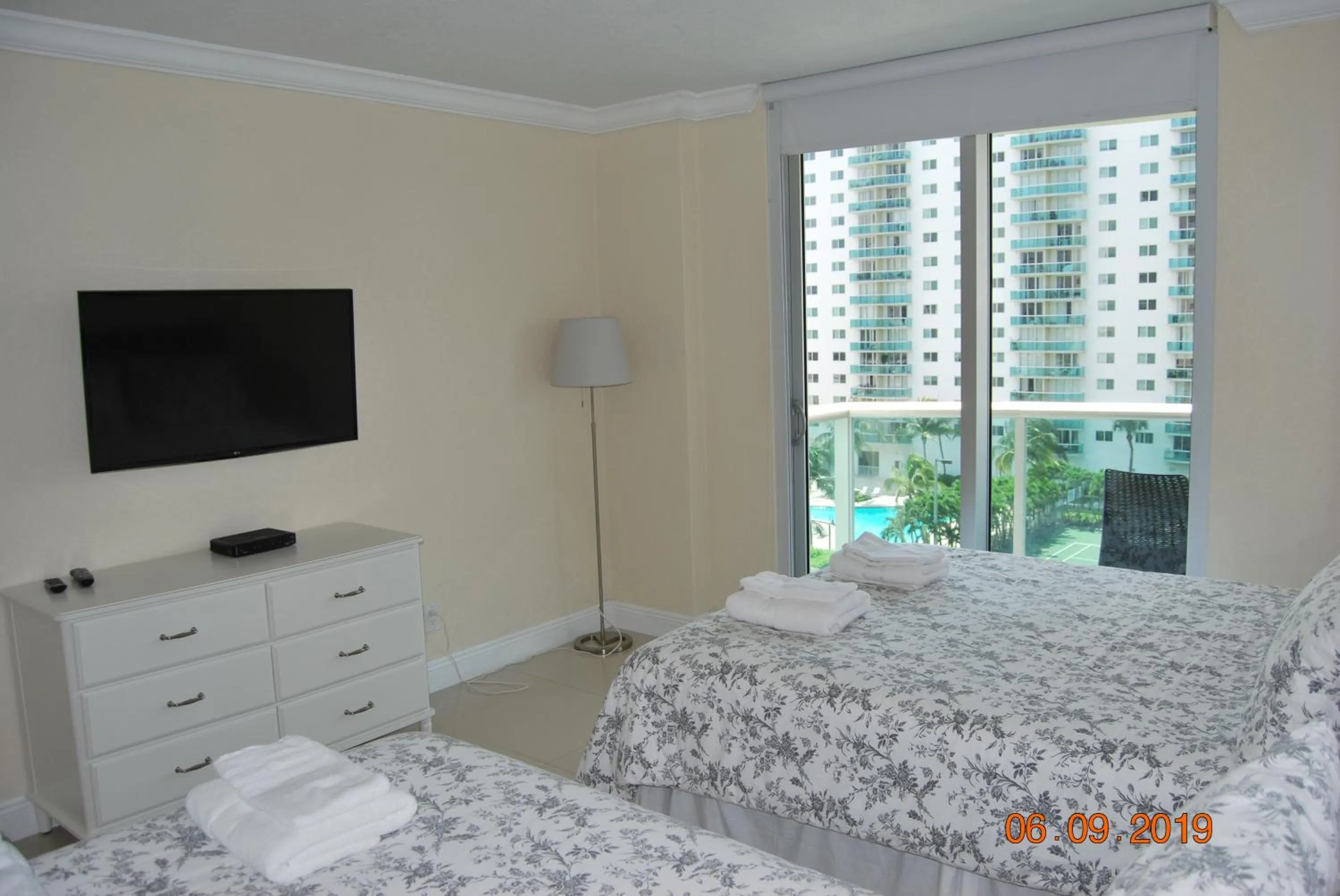 Bed in Ocean Reserve Piso 7 STR-310