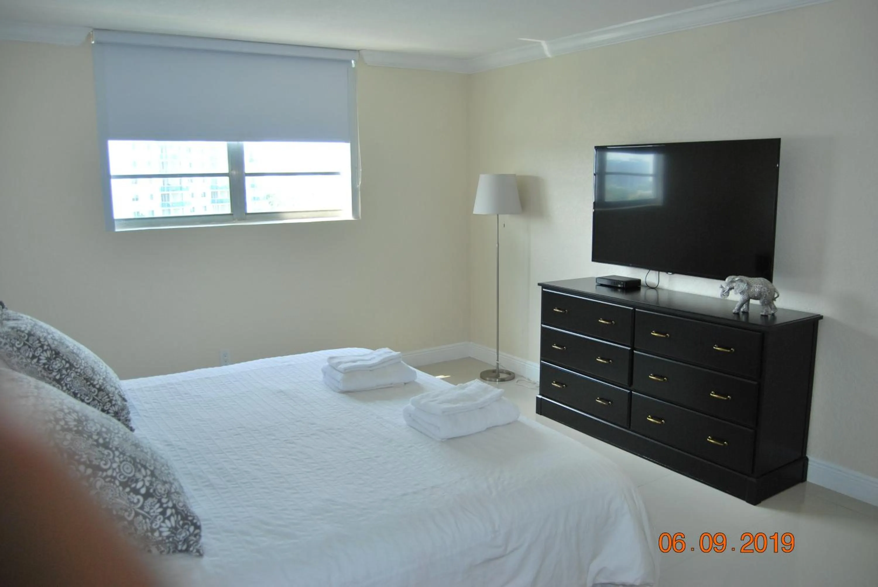 Bed in Ocean Reserve Piso 7 STR-310