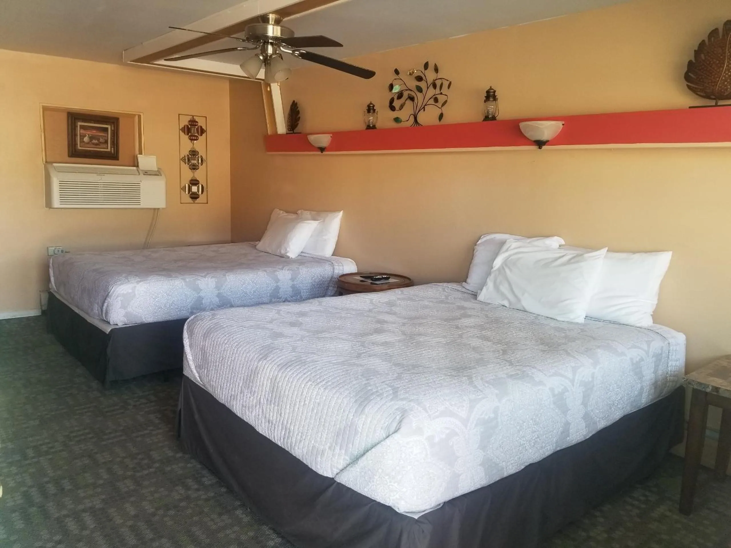 Bed in Two Rivers Inn