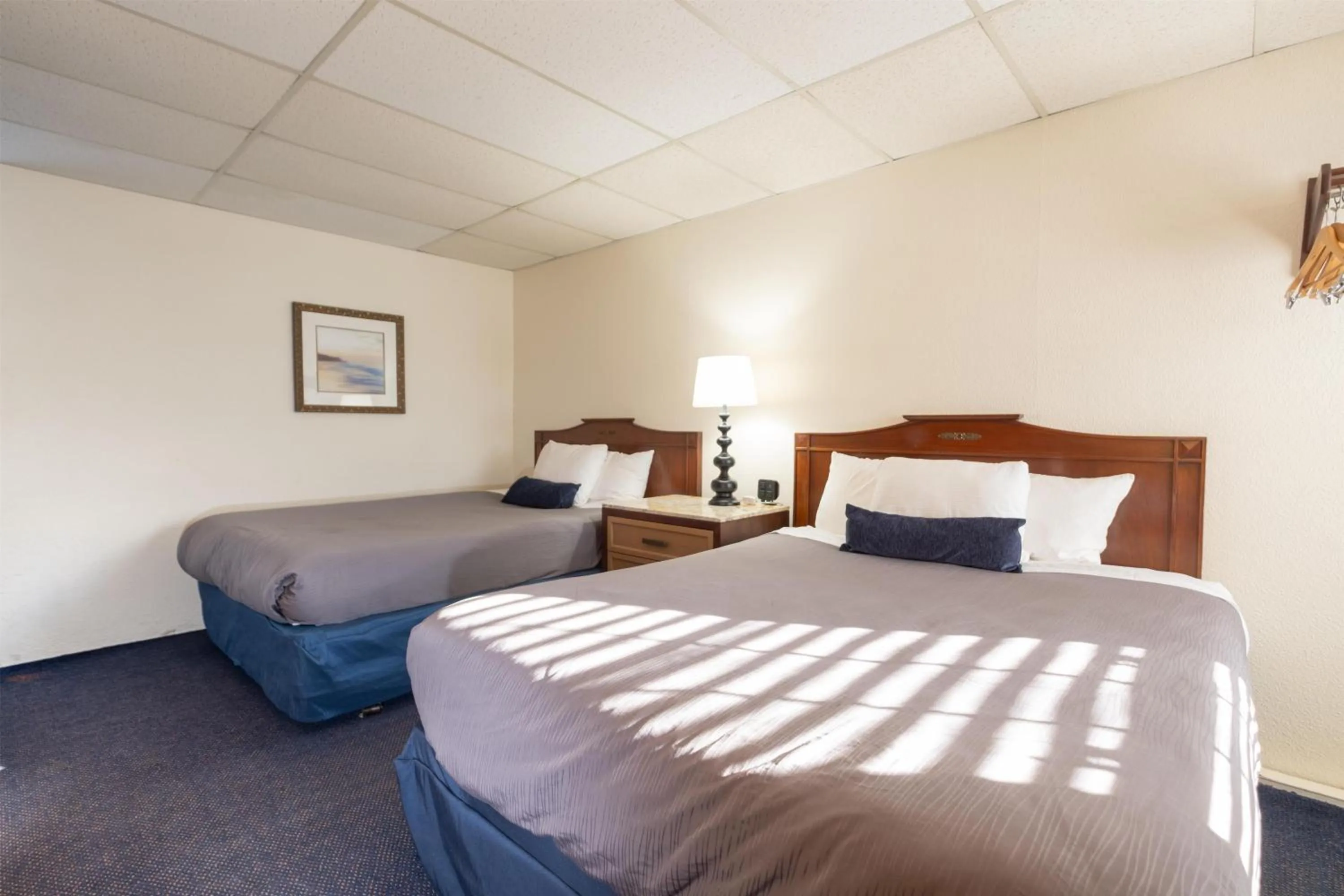 Bedroom, Bed in Fireside Inn and Suites Bangor