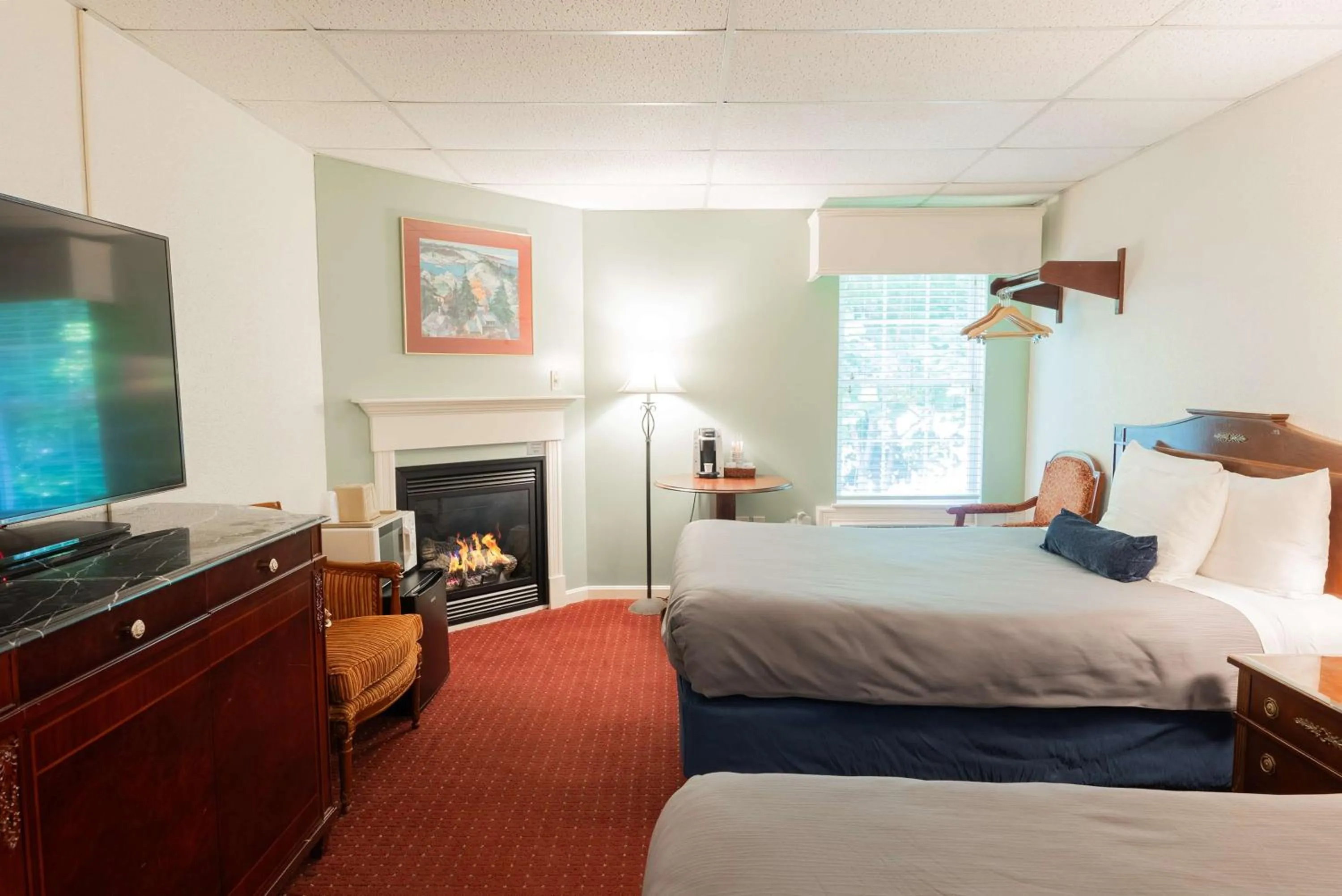 Bedroom, Bed in Fireside Inn and Suites Bangor